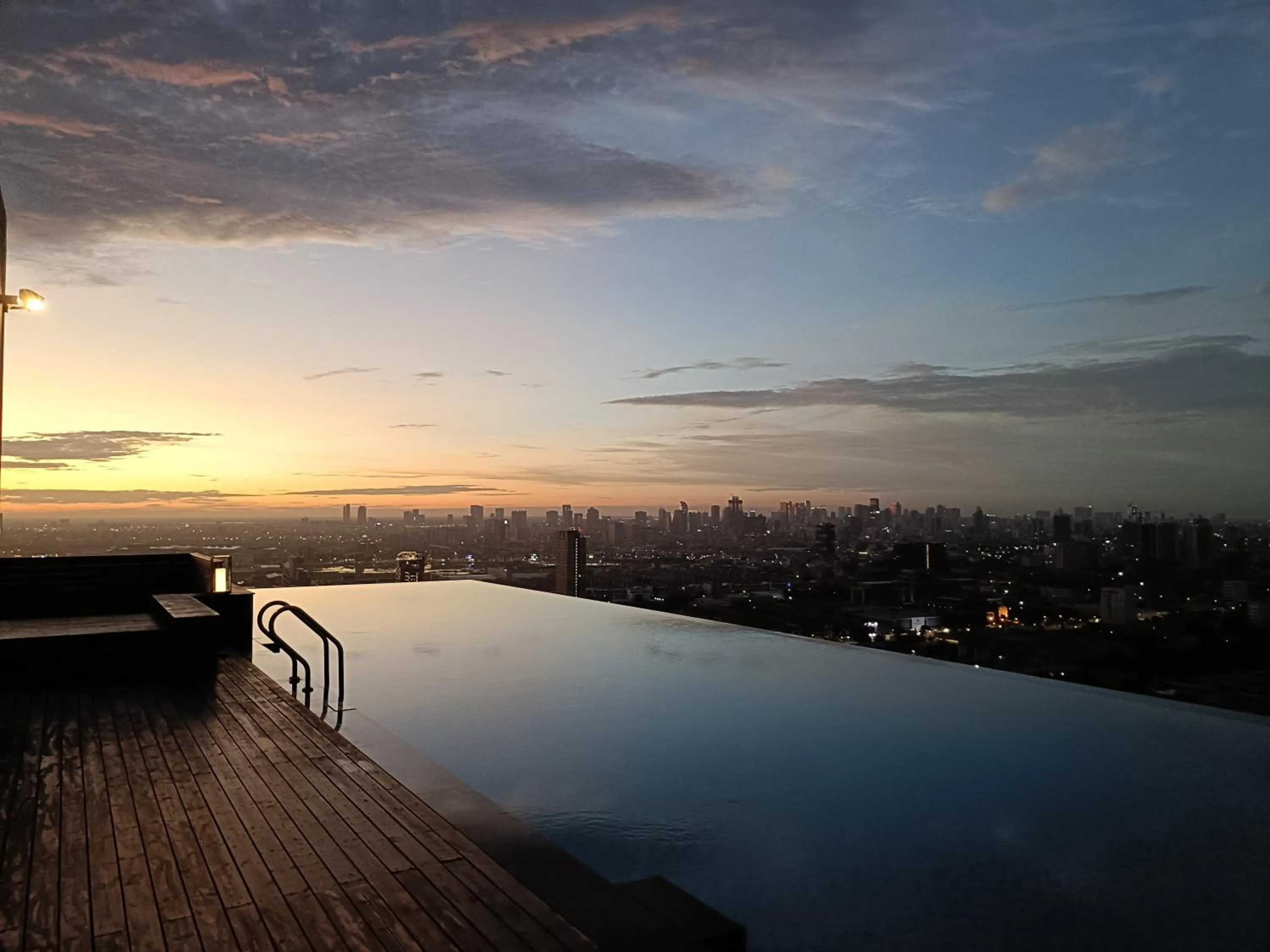 Pool view in JD POLMAN Hotel