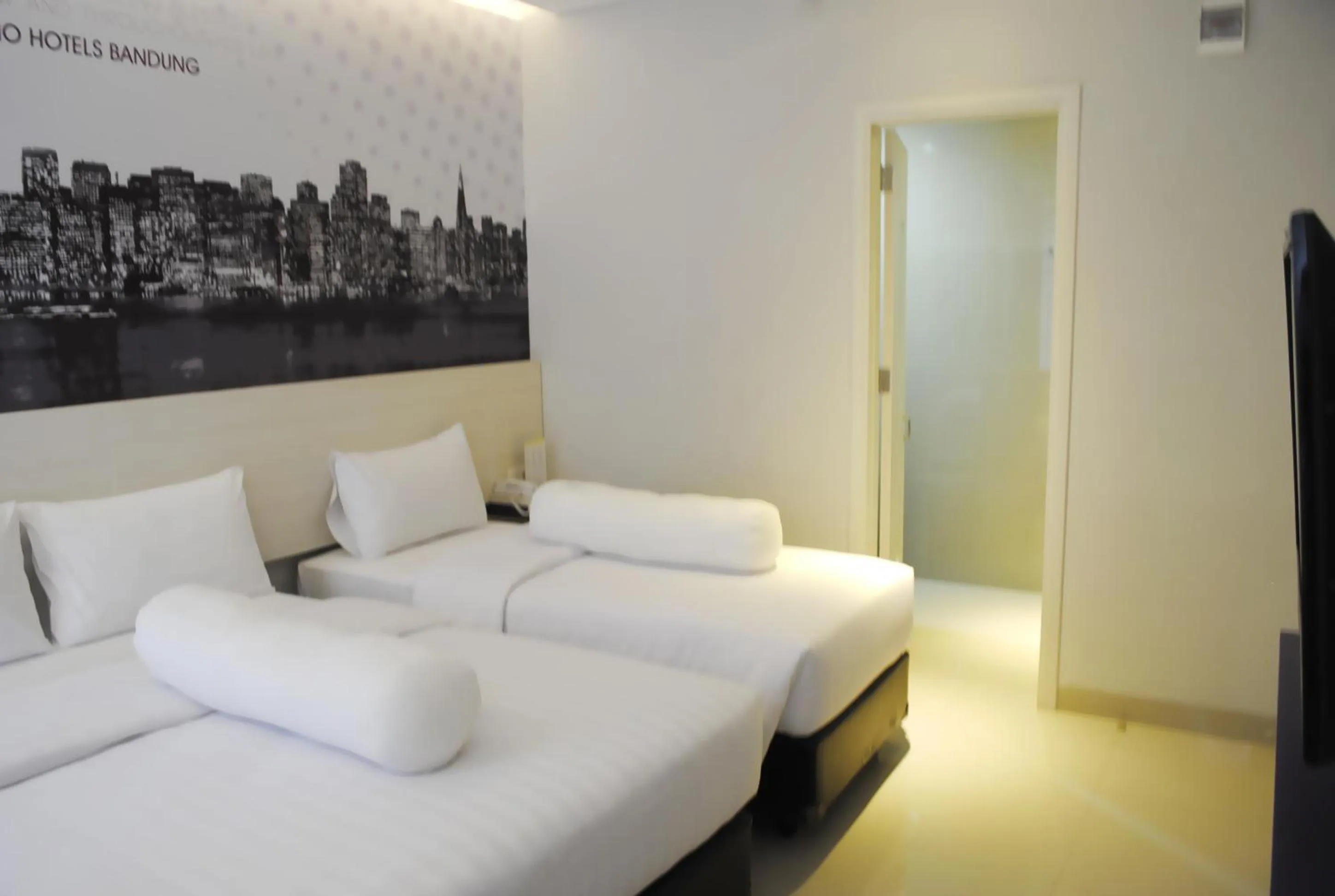 Photo of the whole room, Bed in Vio Veteran