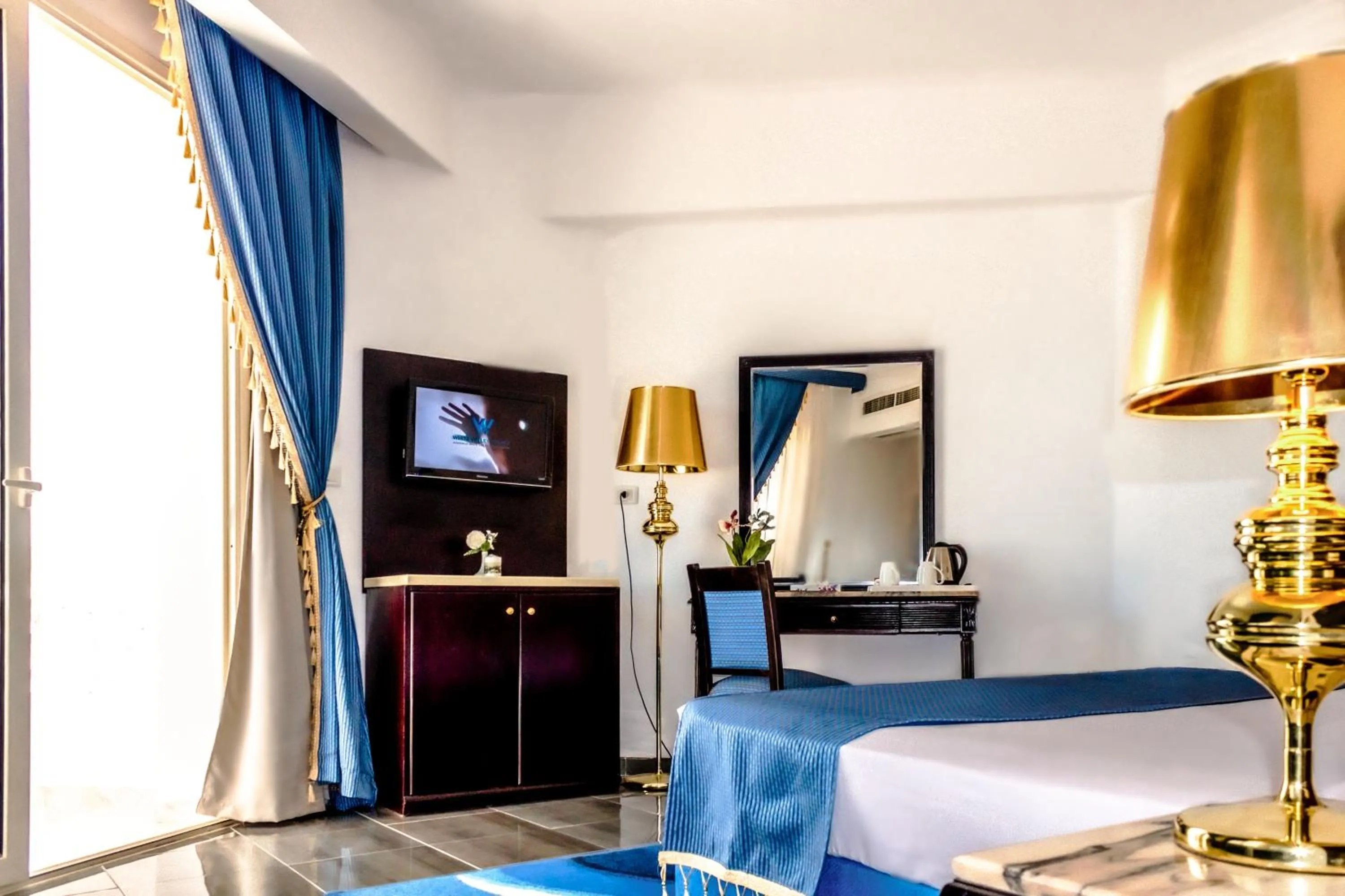 Photo of the whole room in White Valley Palace