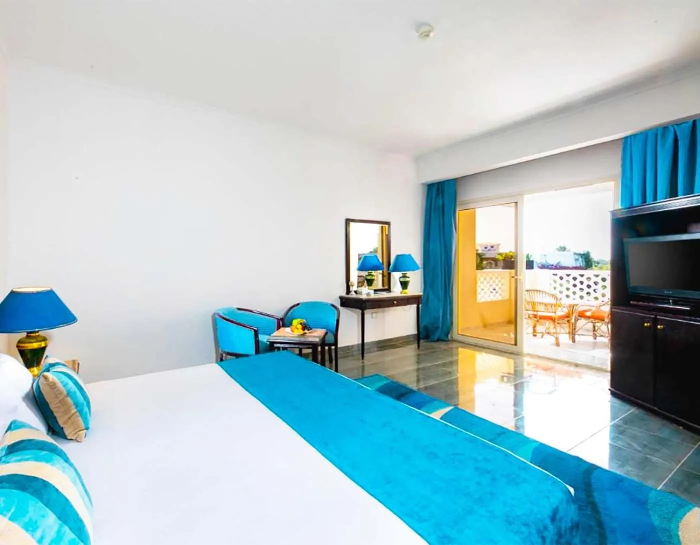 Guests in White Valley Palace