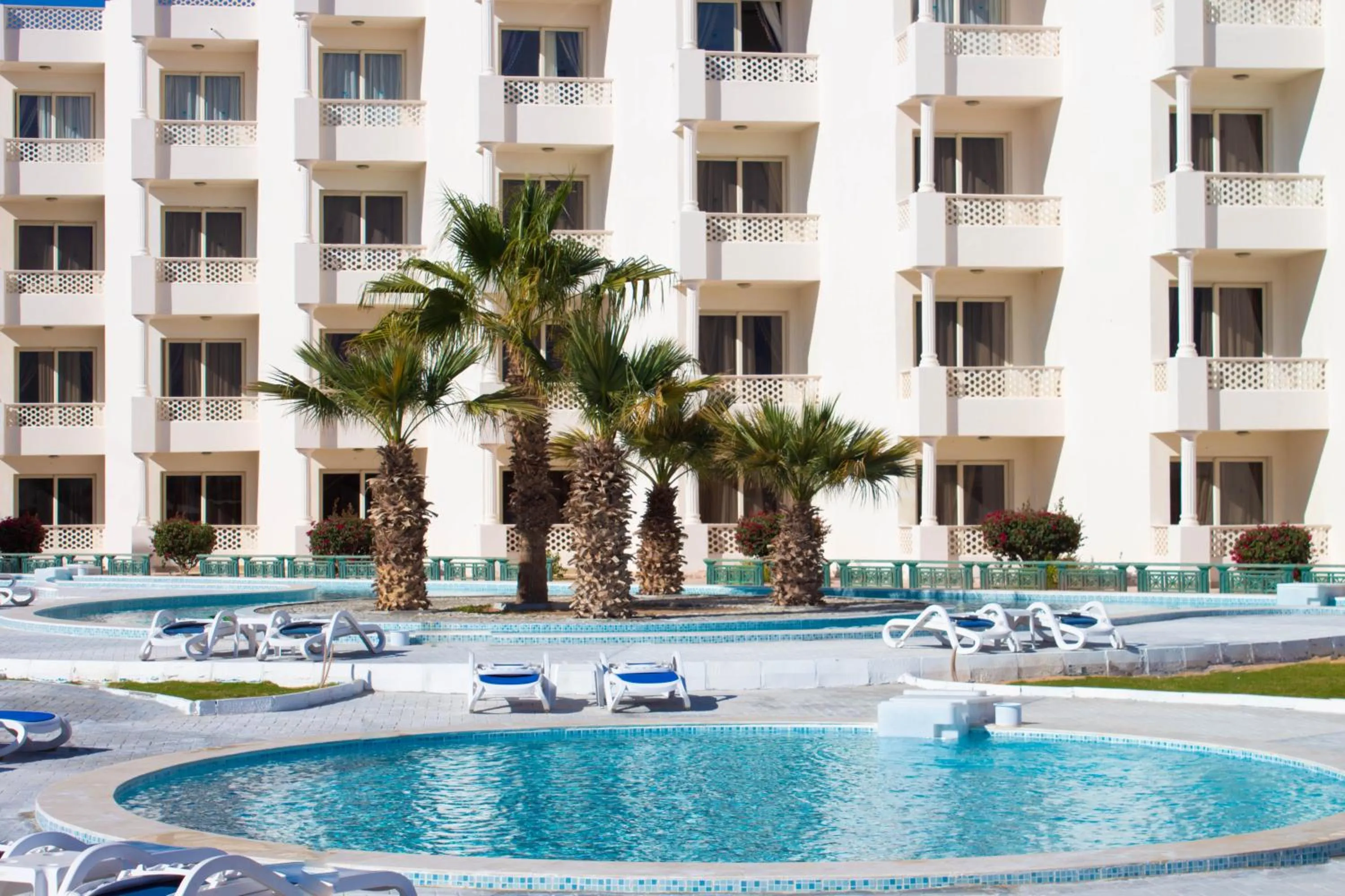 Pool view in White Valley Palace