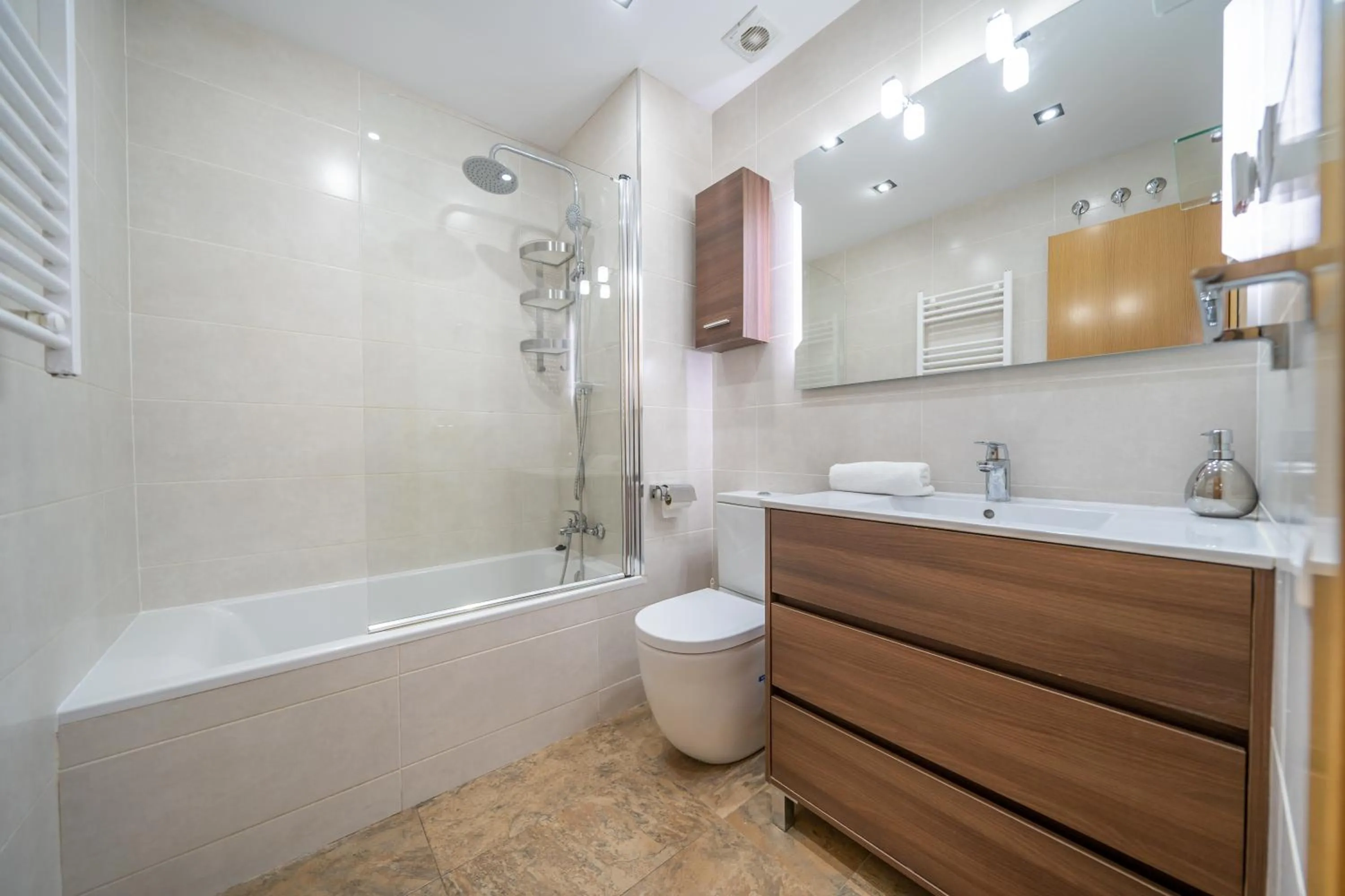 Bathroom in HomeHolidaysRentals Bluemar-Costa Barcelona