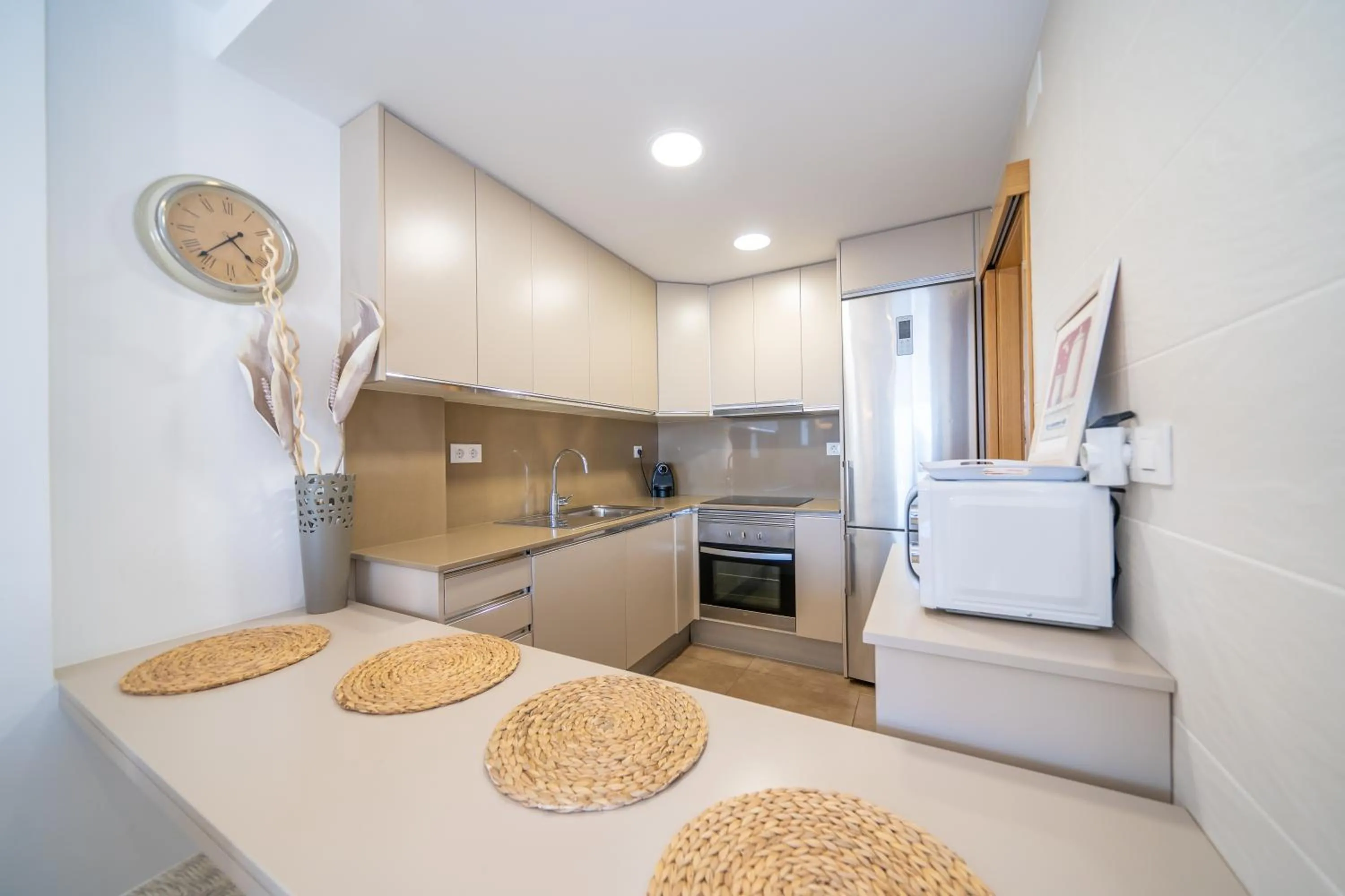 kitchen in HomeHolidaysRentals Bluemar-Costa Barcelona