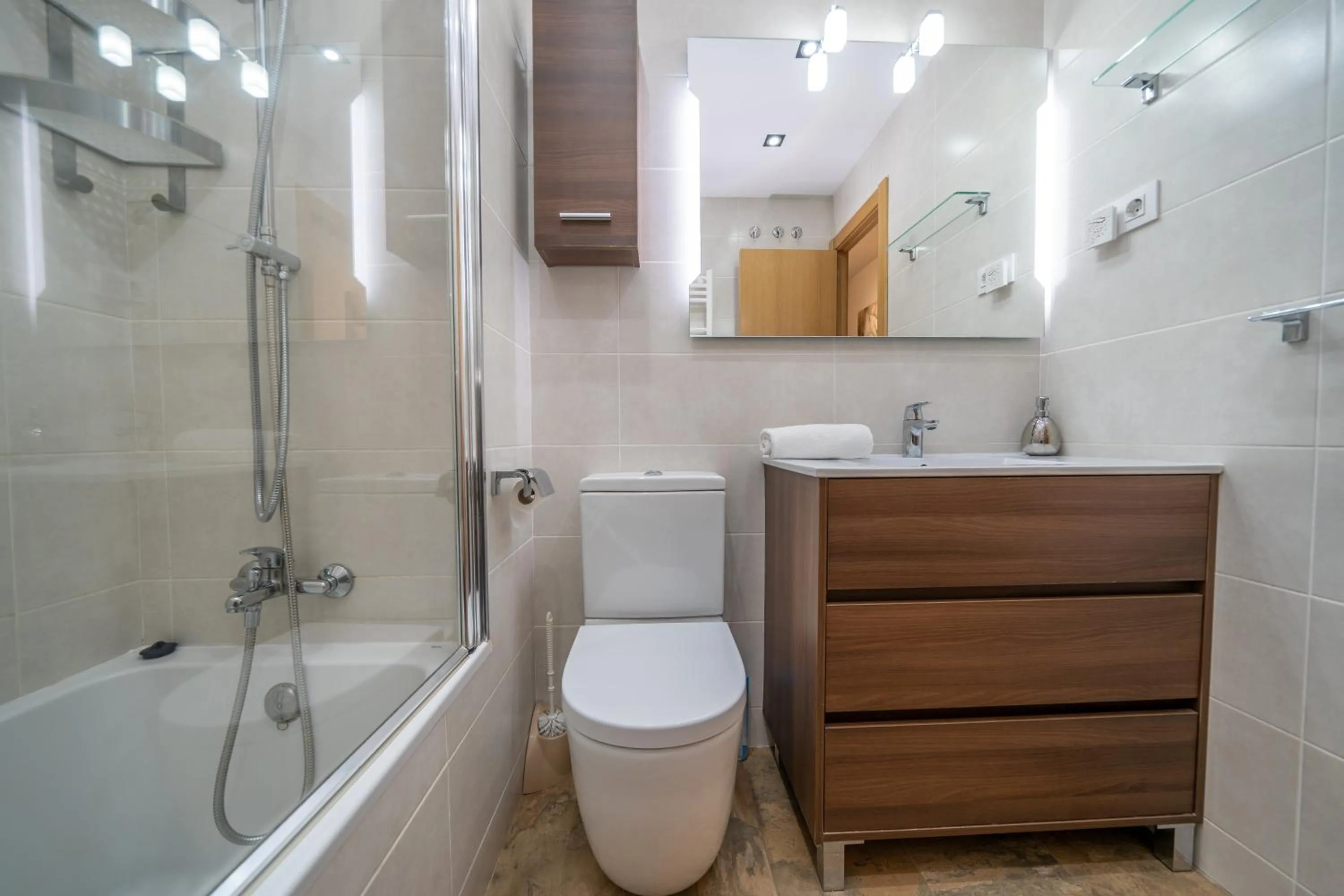 Bathroom in HomeHolidaysRentals Bluemar-Costa Barcelona