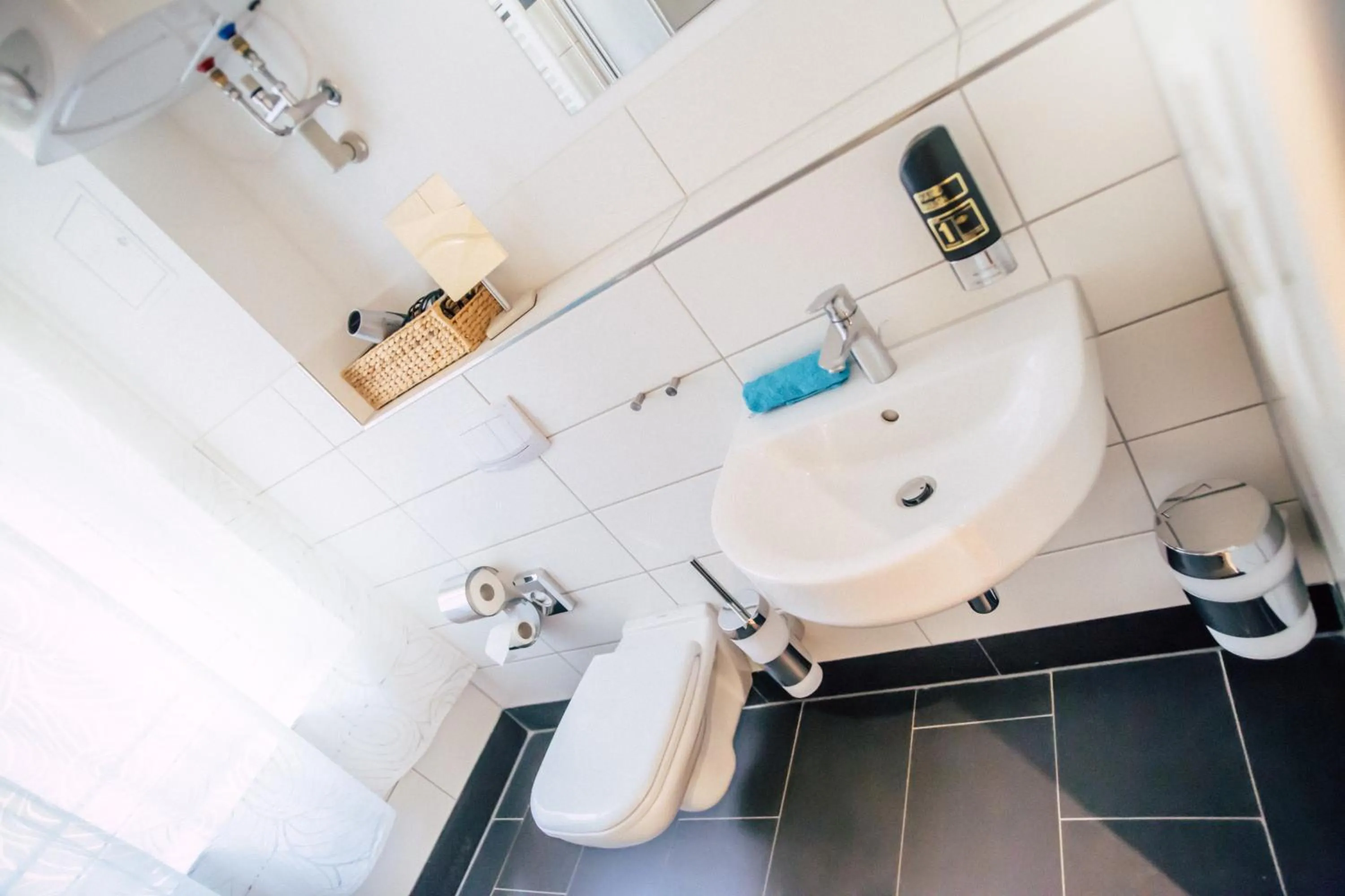 Shower in Hentschels Apartments