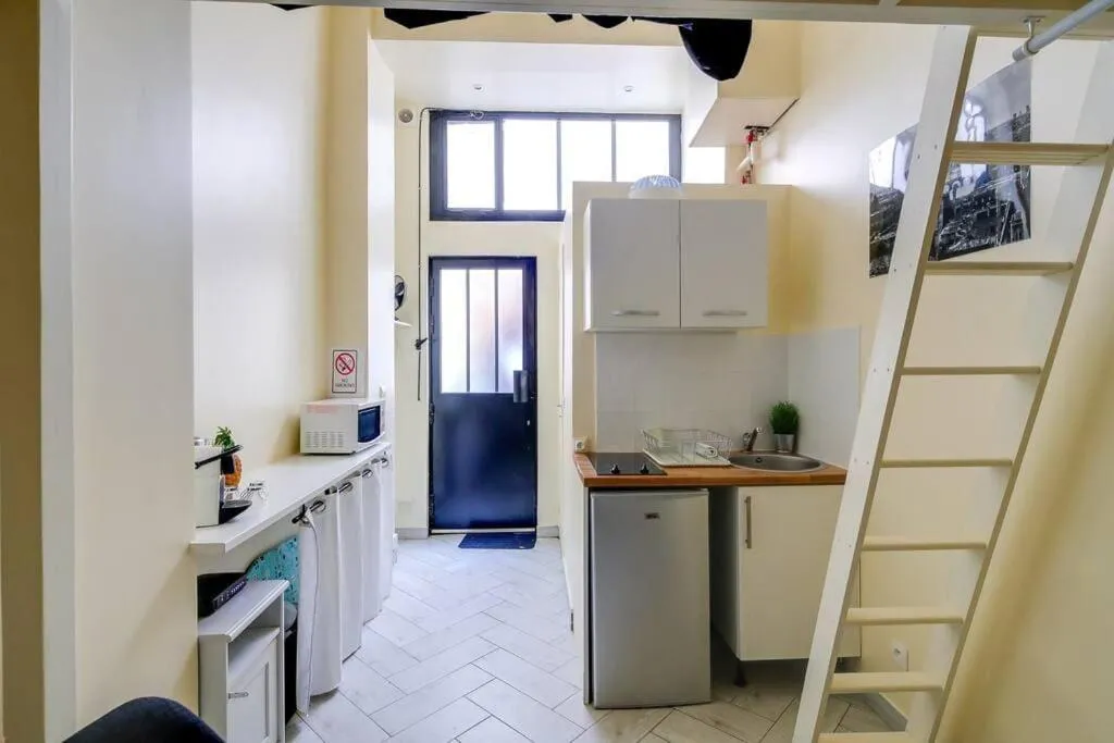 Unique Studio in Marais