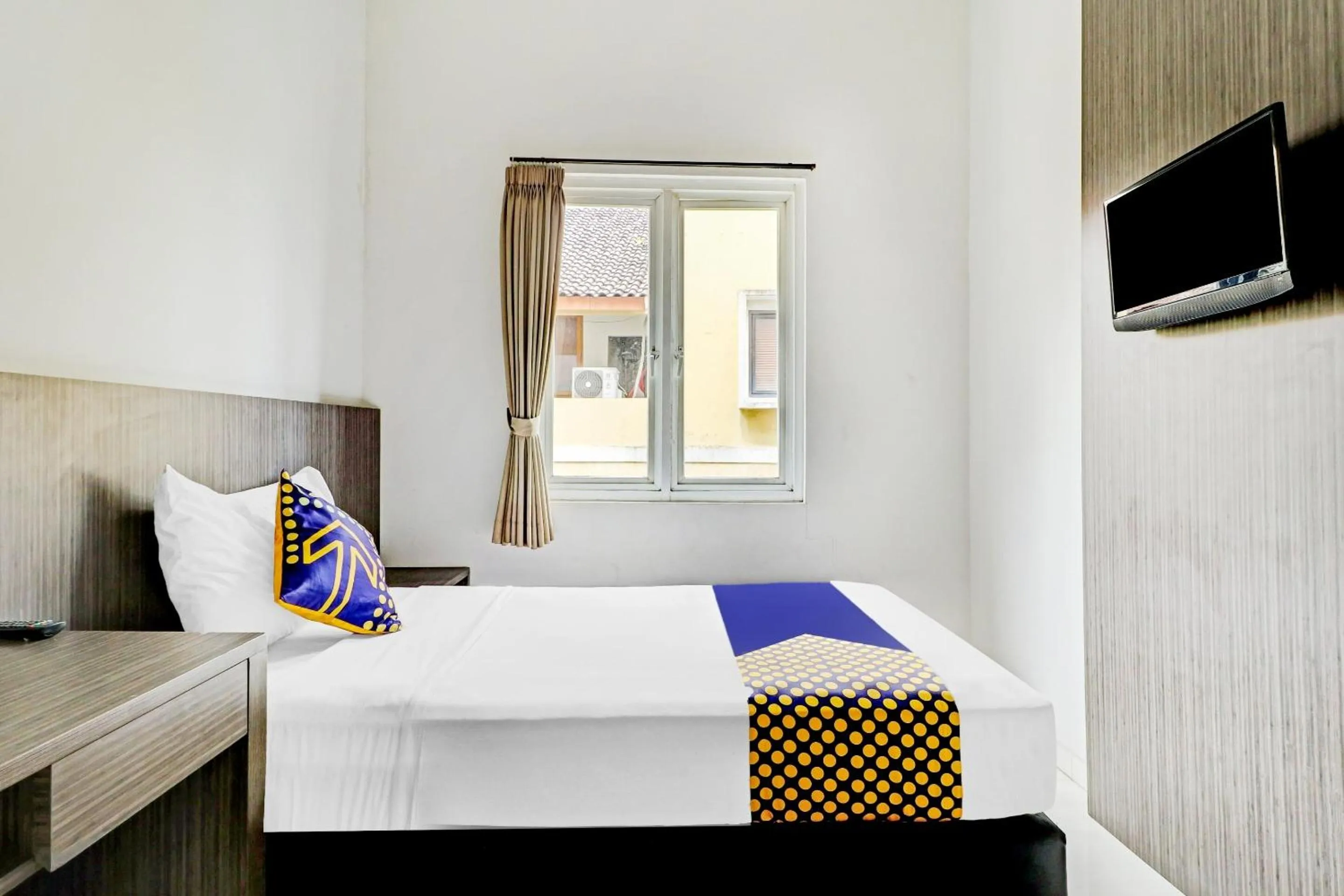 Bedroom, Bed in Hotel O Cihampelas Near Ciwalk Formerly D'River Guest House