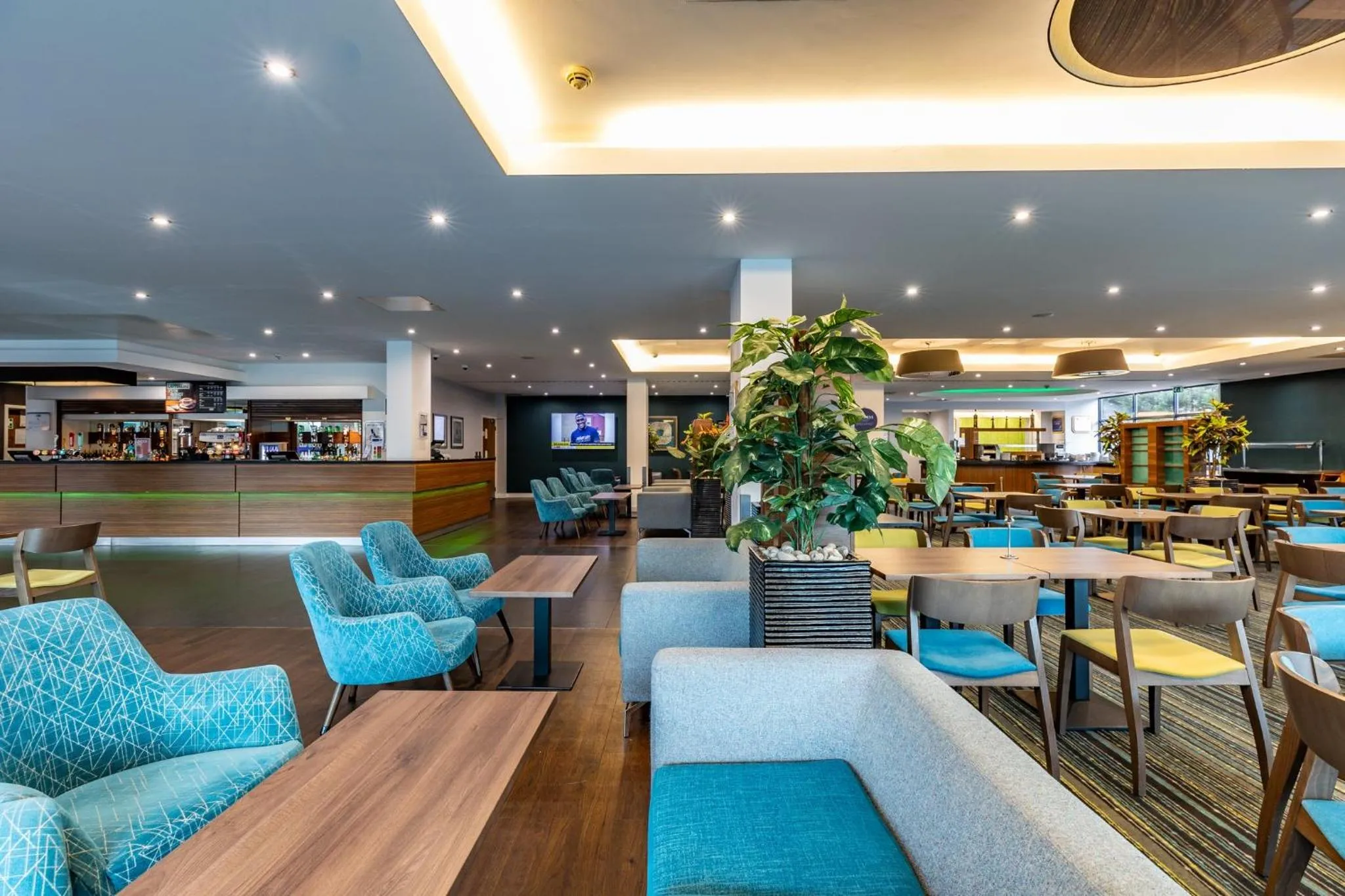 Lounge or bar in Holiday Inn Express London Heathrow T5 by IHG