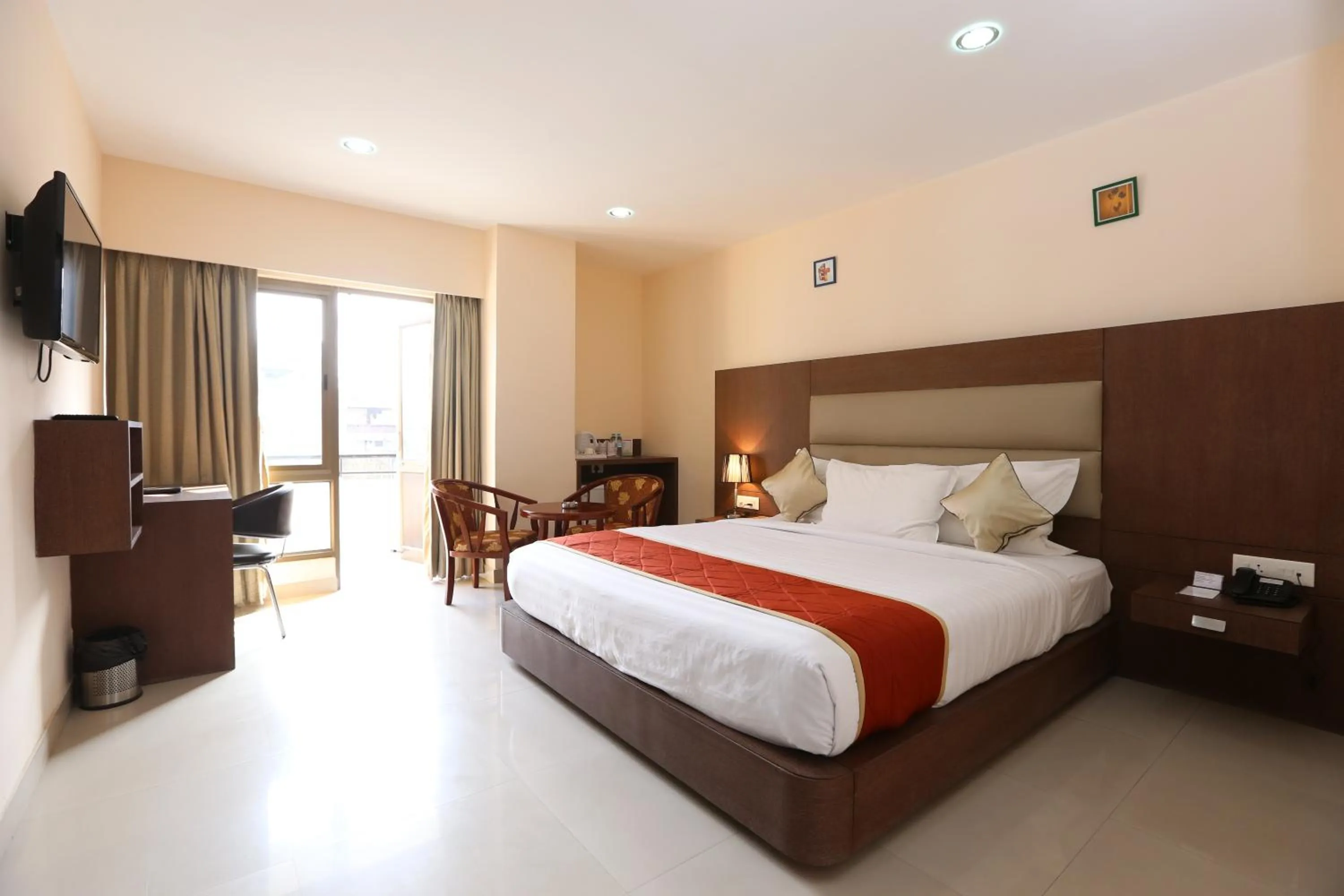 Bedroom, Bed in The Contour Hotel