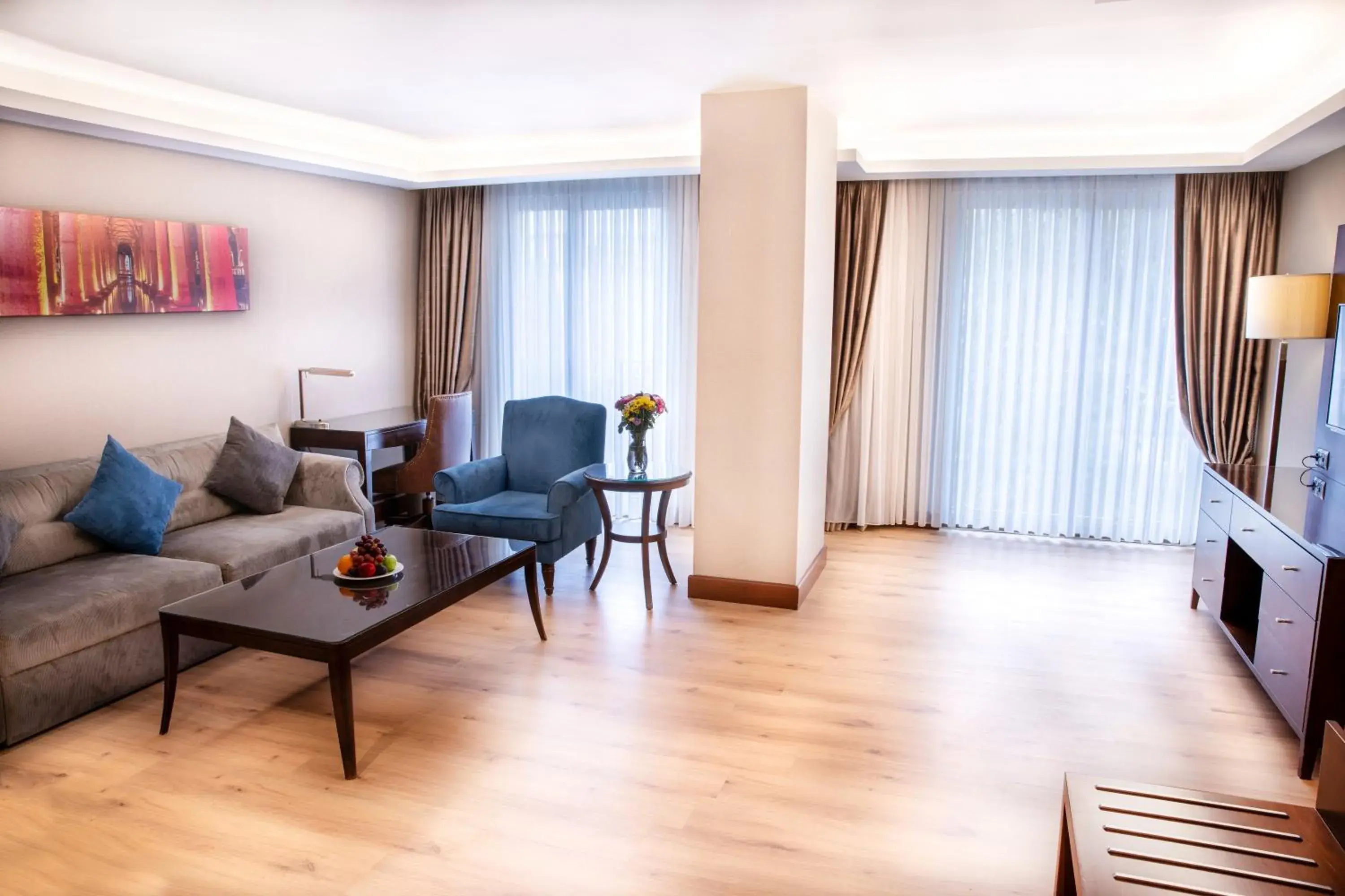 One-Bedroom Suite in Grand Aras Hotel & Suites One-Bedroom Suite in Grand Aras Hotel & Suites