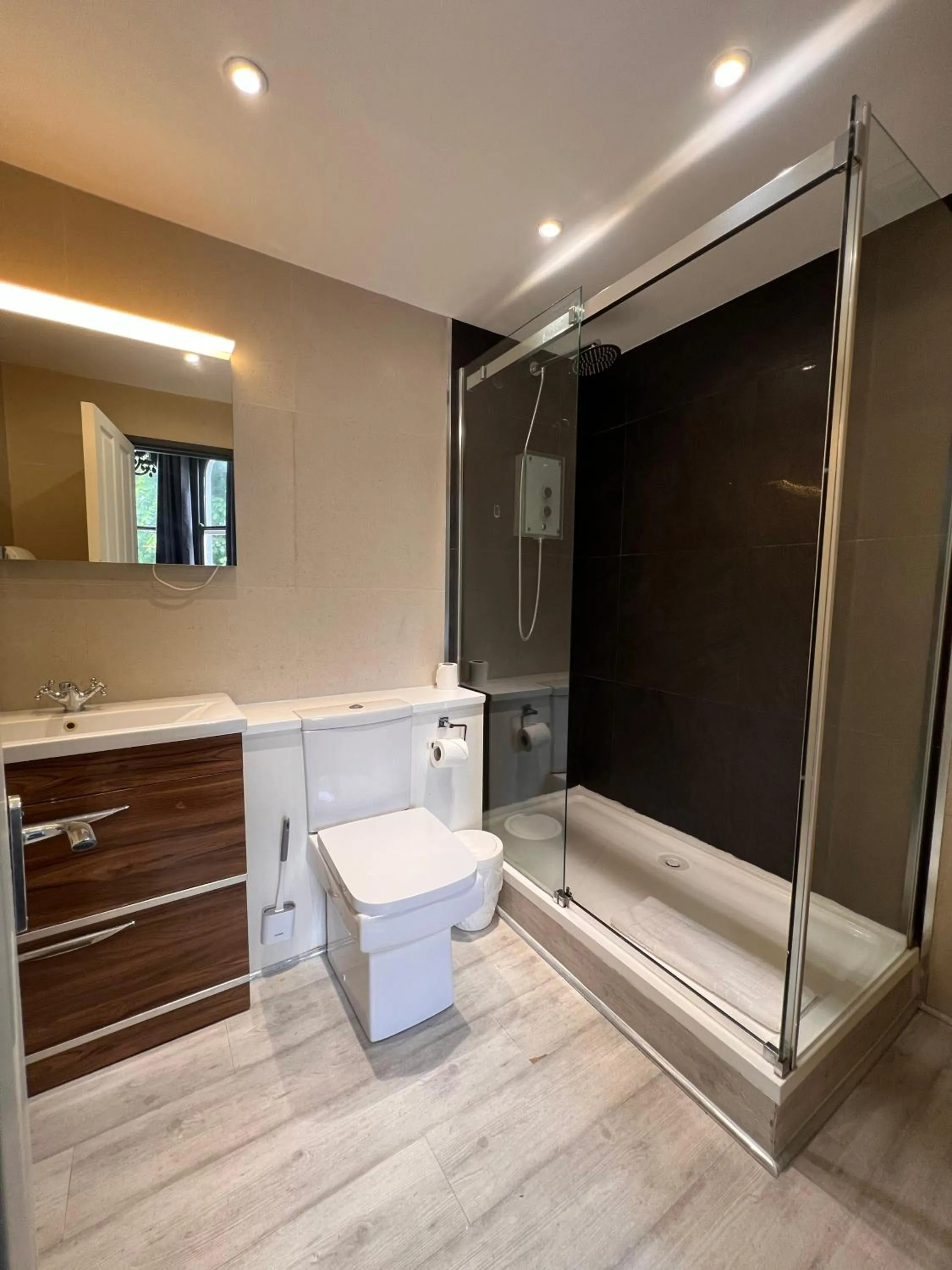 Shower in Westbourne Hotel and Spa