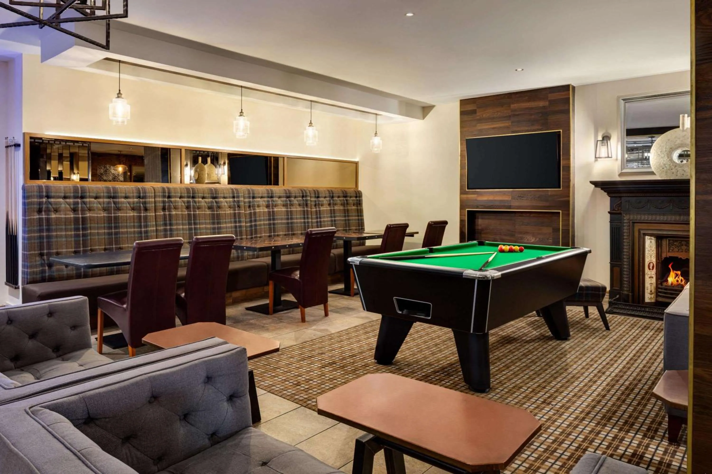 Lounge or bar in Heritage Park Pontypridd, Trademark Collection by Wyndham