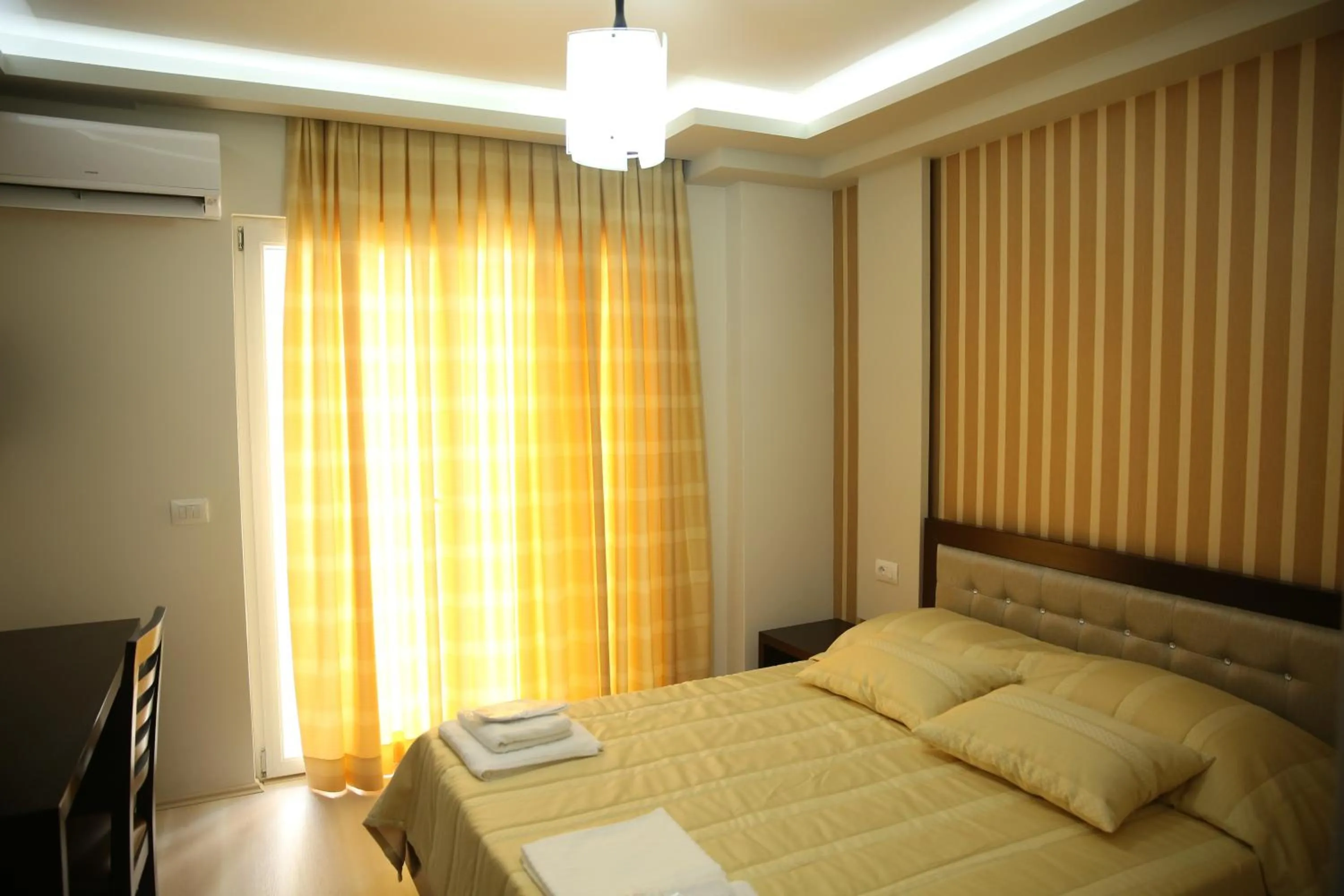 Bedroom, Bed in Hotel Pogradeci