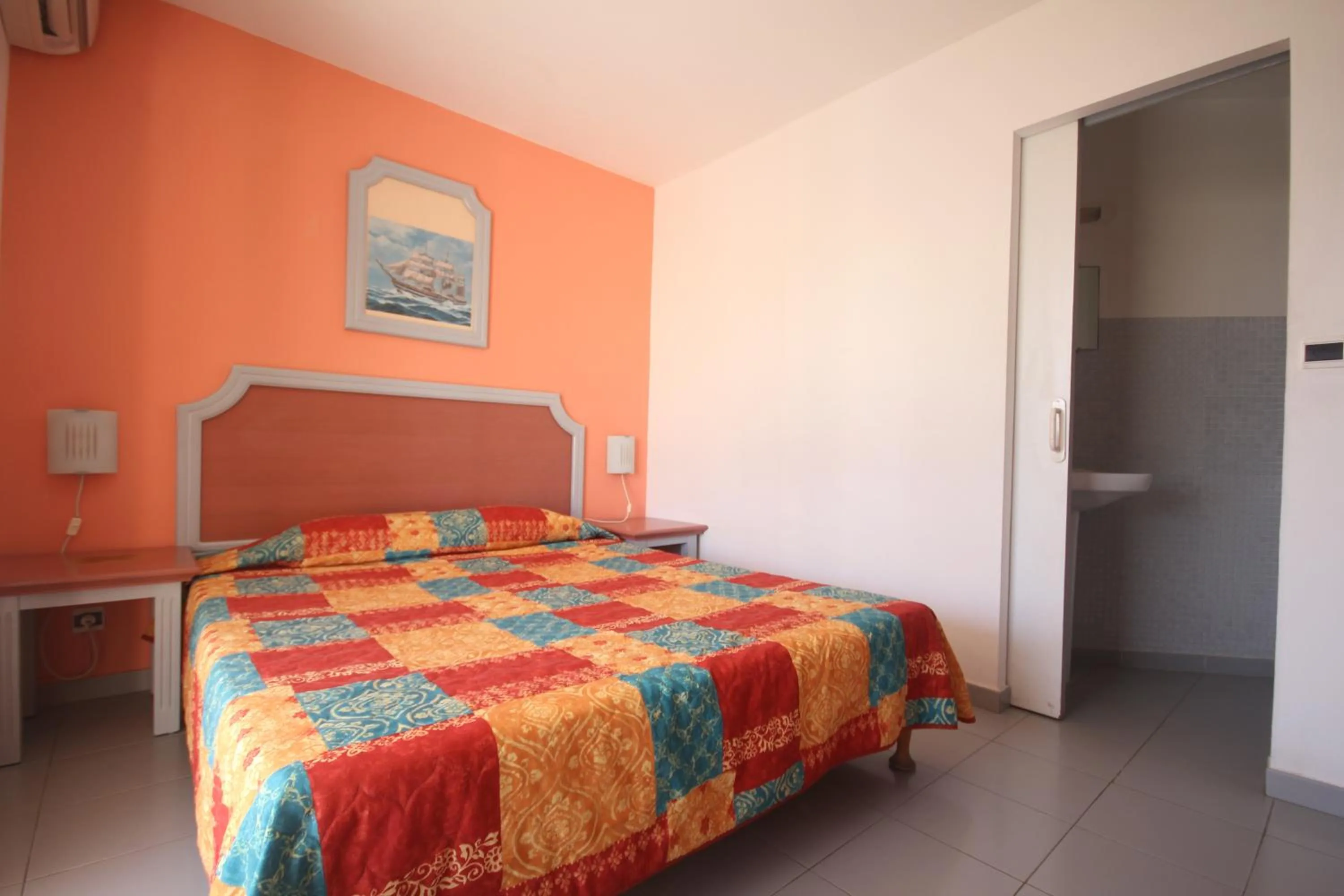 Photo of the whole room, Bed in Diamant Beach