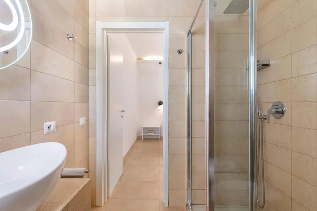 Shower in Villa Soleanna Residence