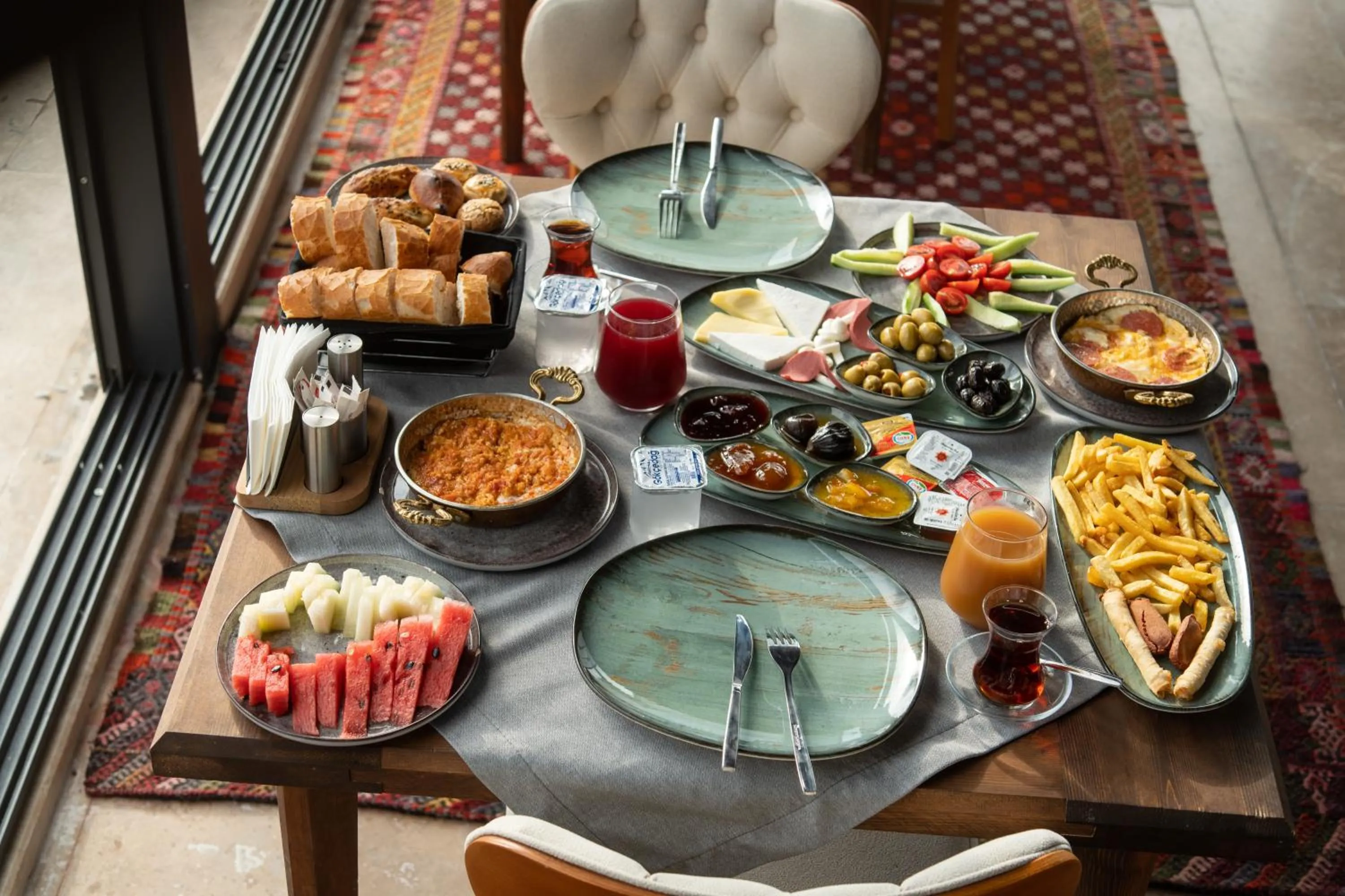 Food and drinks in Leda Stone House