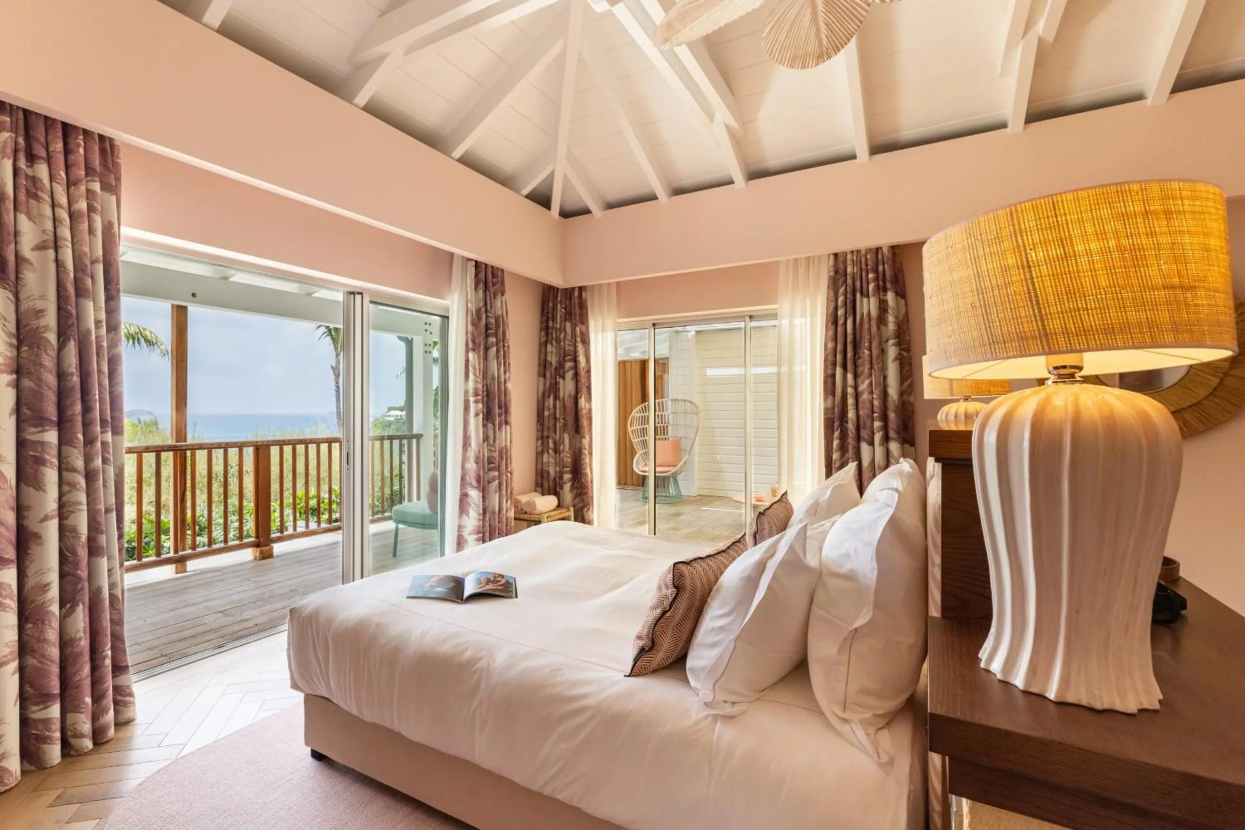 Bed in Tropical Hotel St Barth