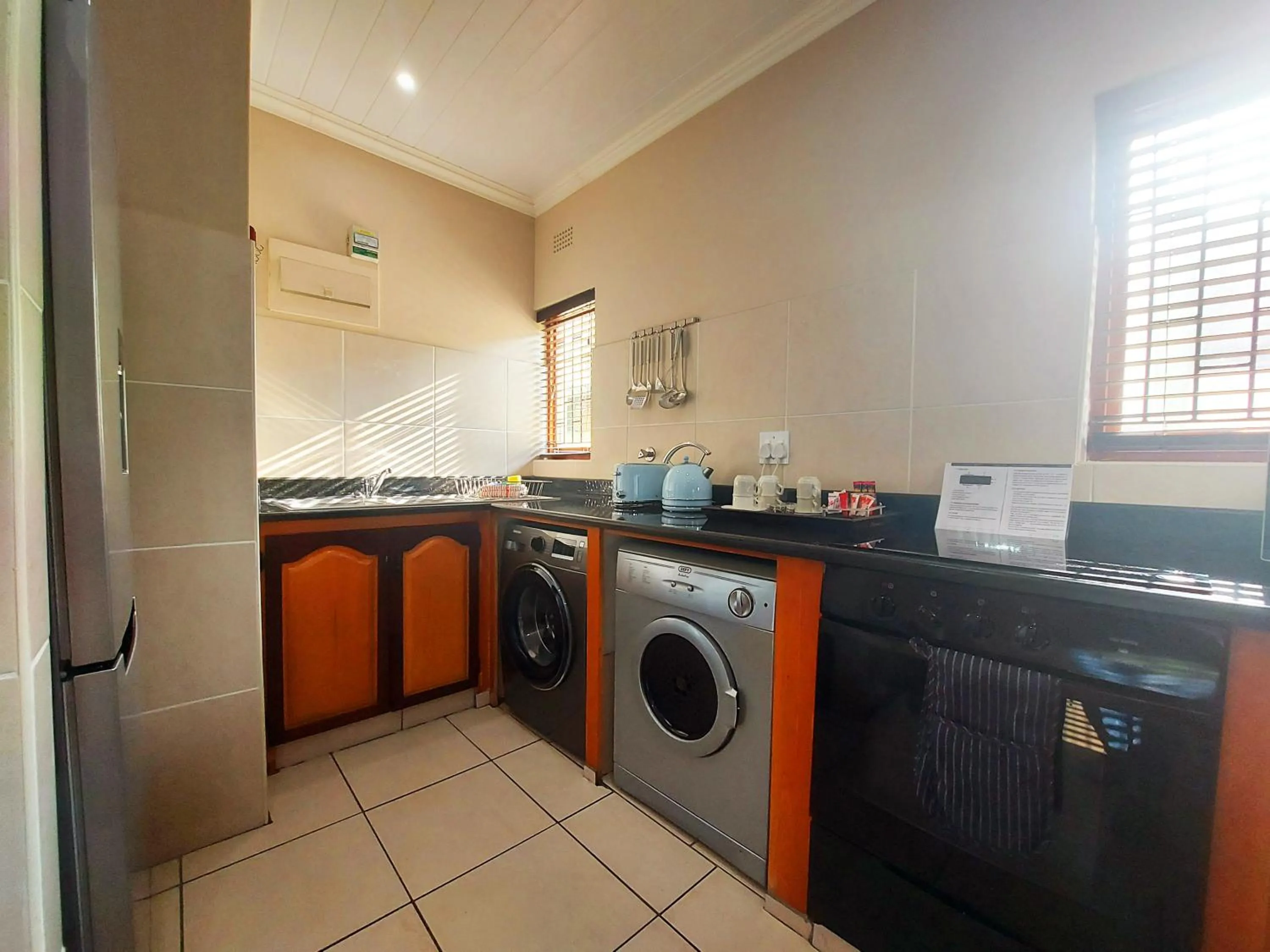 Kitchen or kitchenette in First Group Perna Perna Mossel Bay