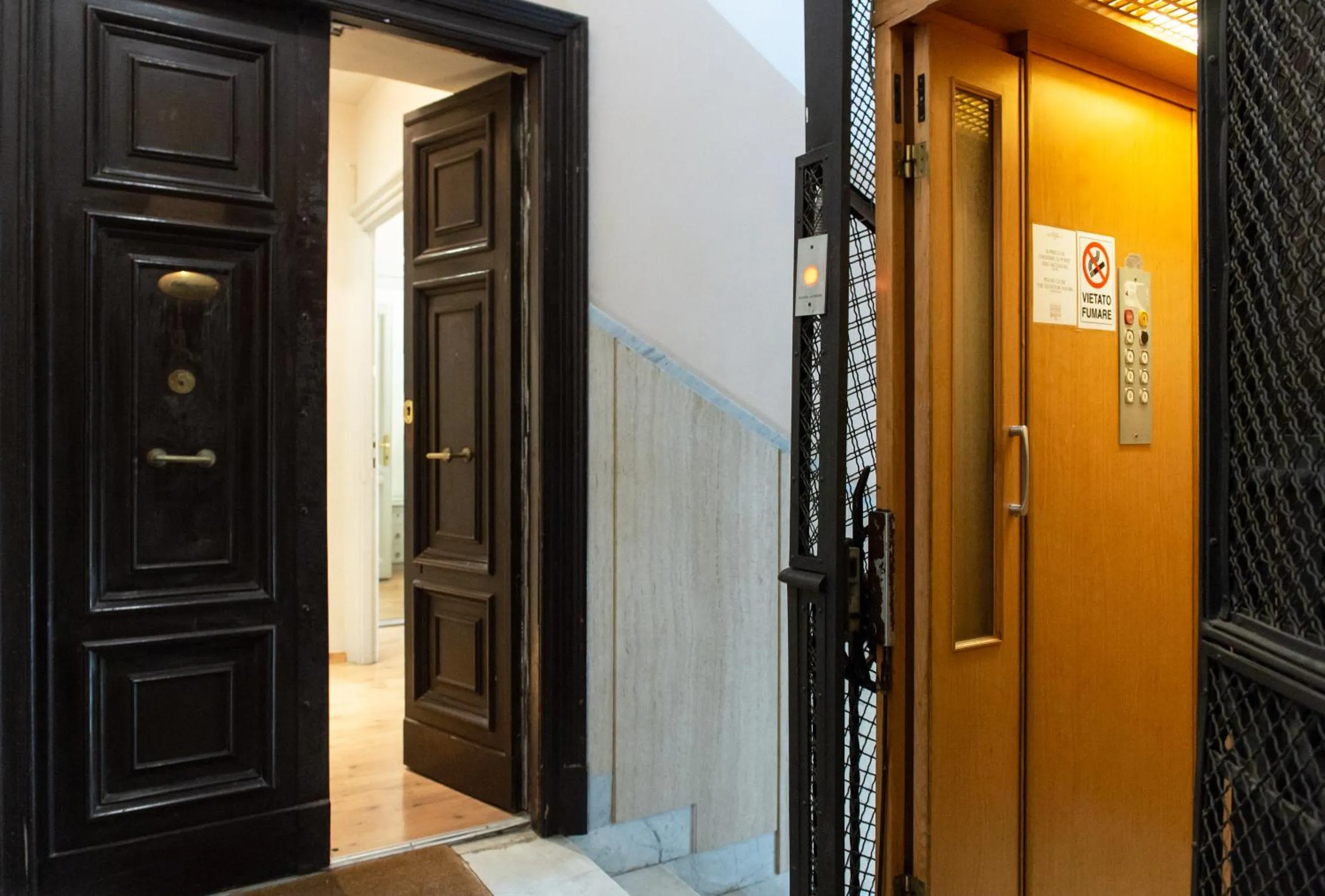 Facade/entrance in Residenza Ottaviani Roma