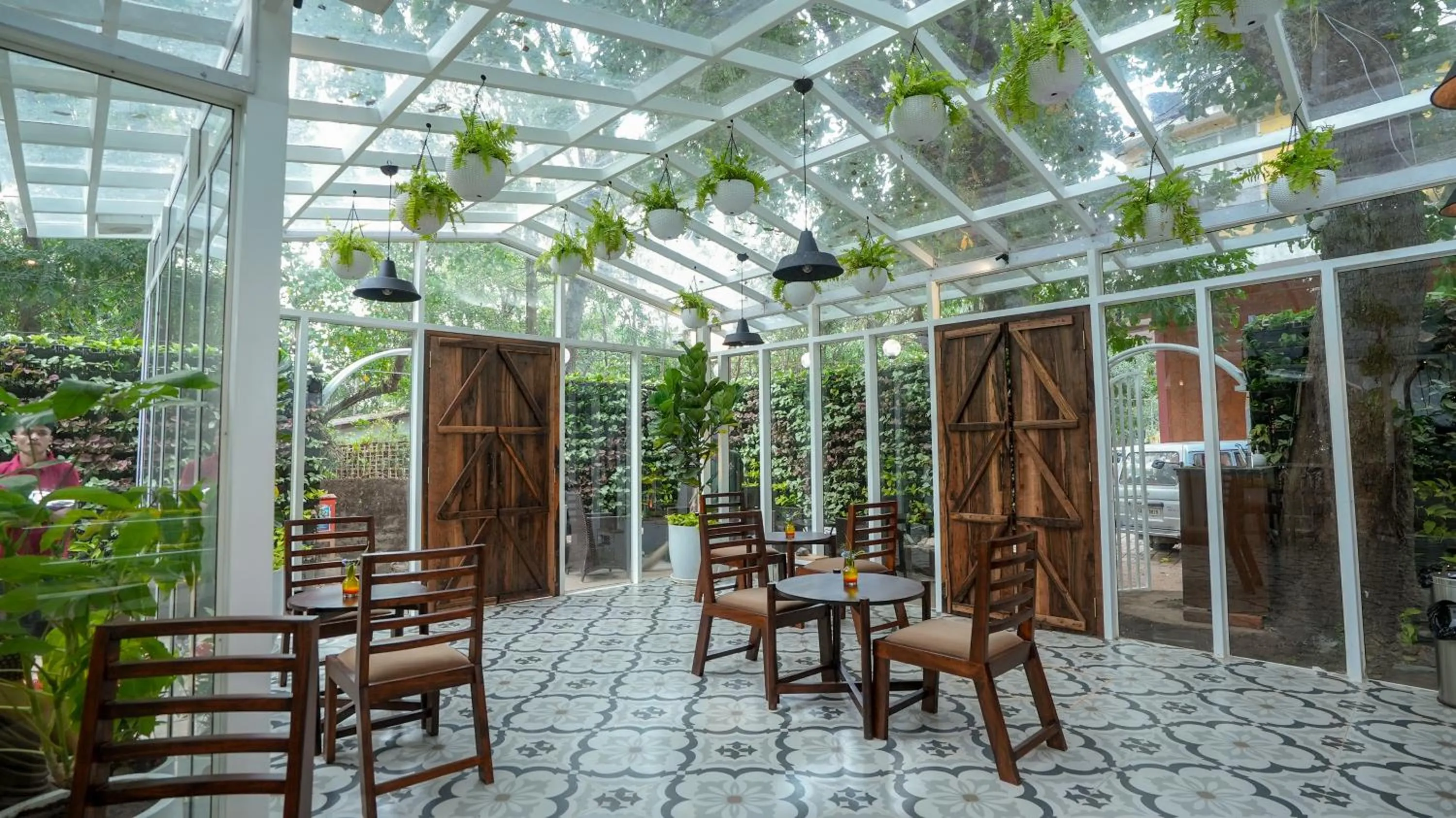 Restaurant/places to eat in Swimup - Suites with private pool , Vagator