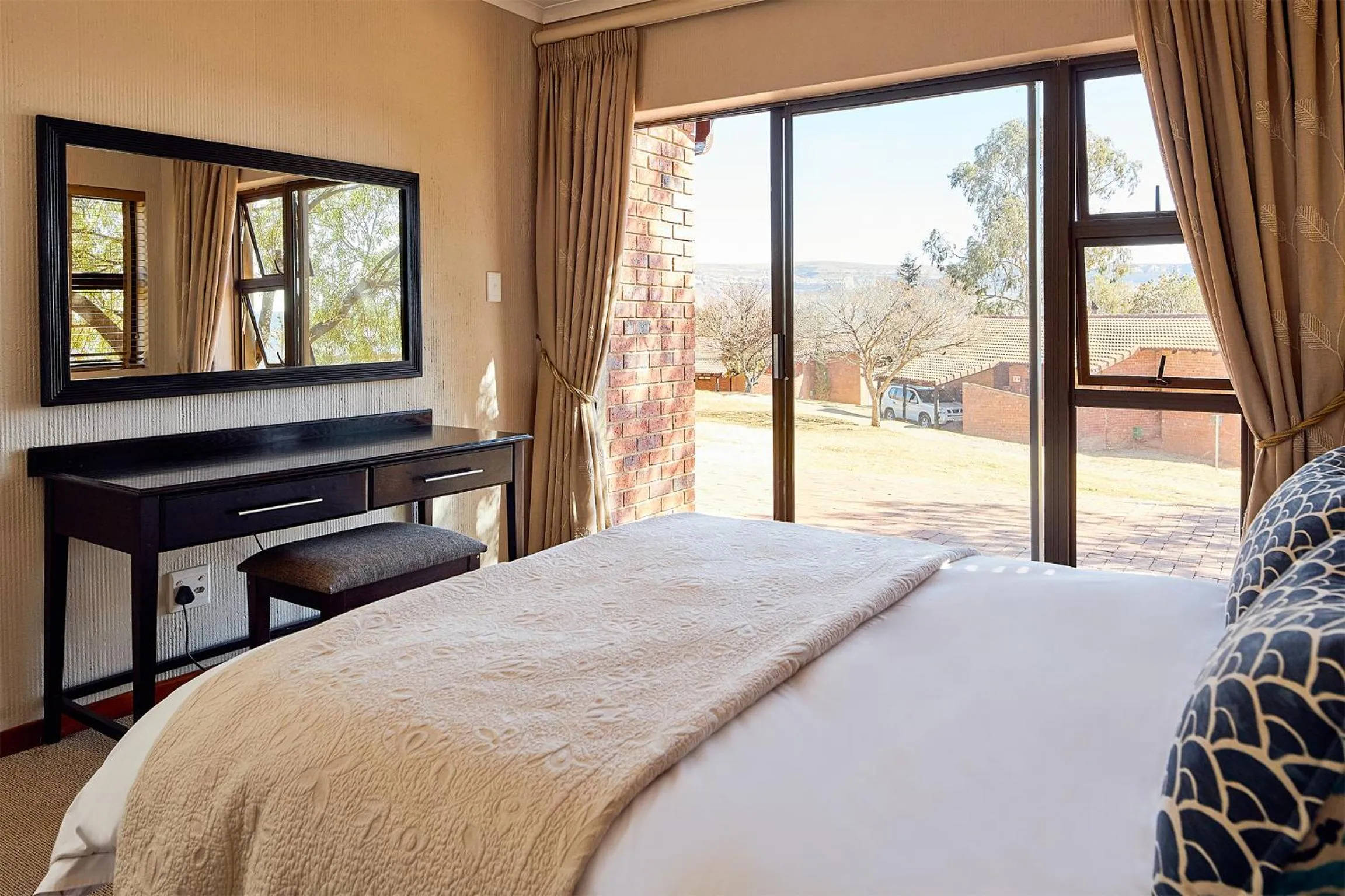 Bed in First Group Qwantani