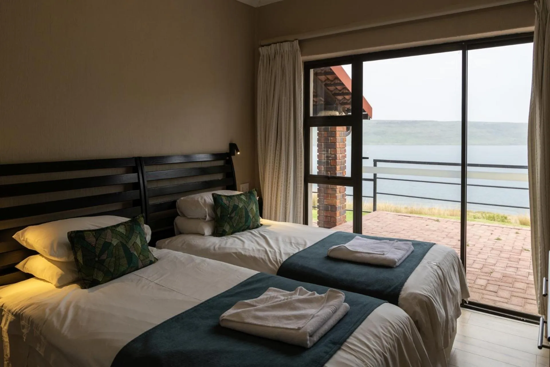 Property building, Bed in First Group Qwantani