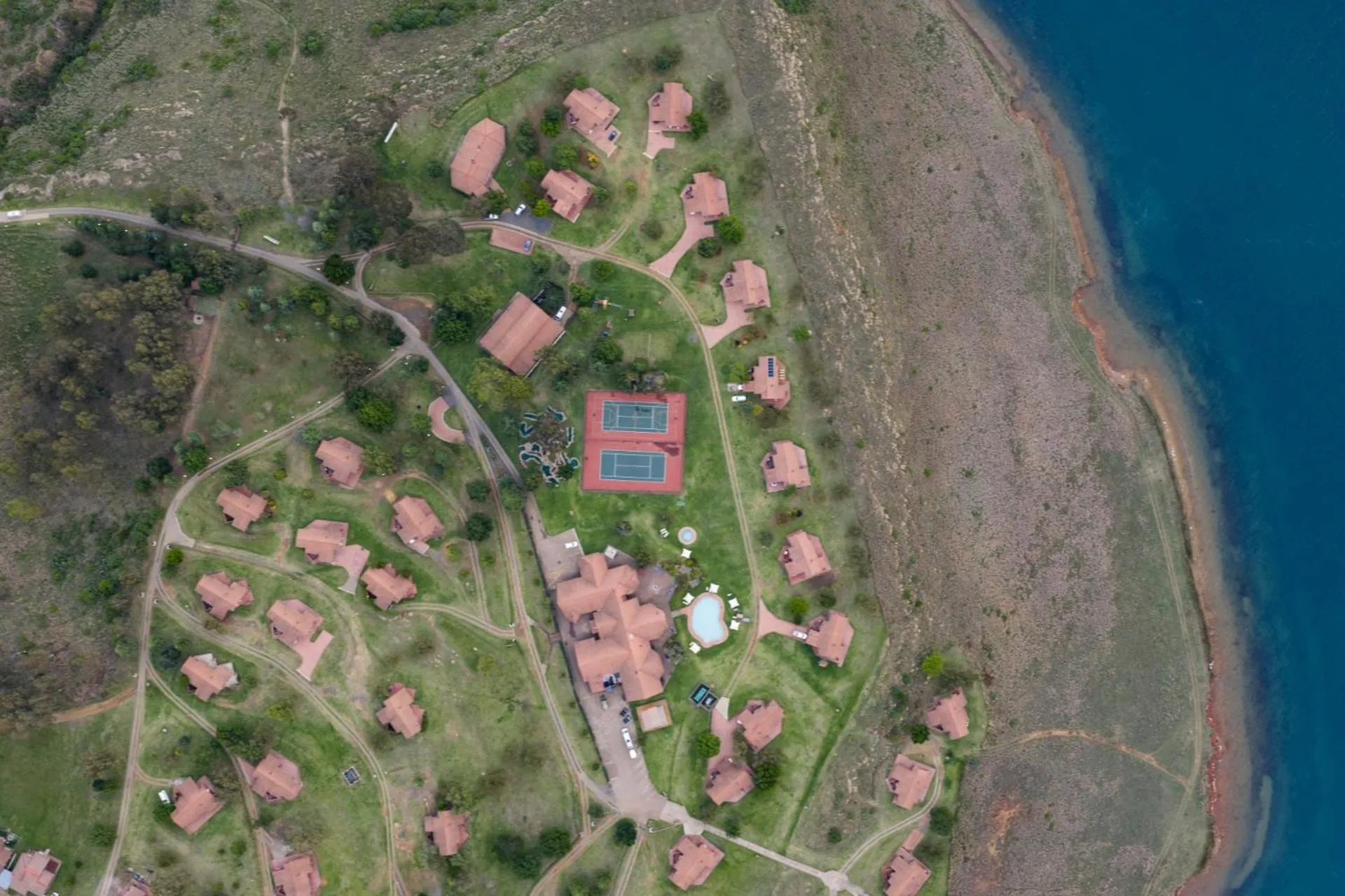 Property building in First Group Qwantani