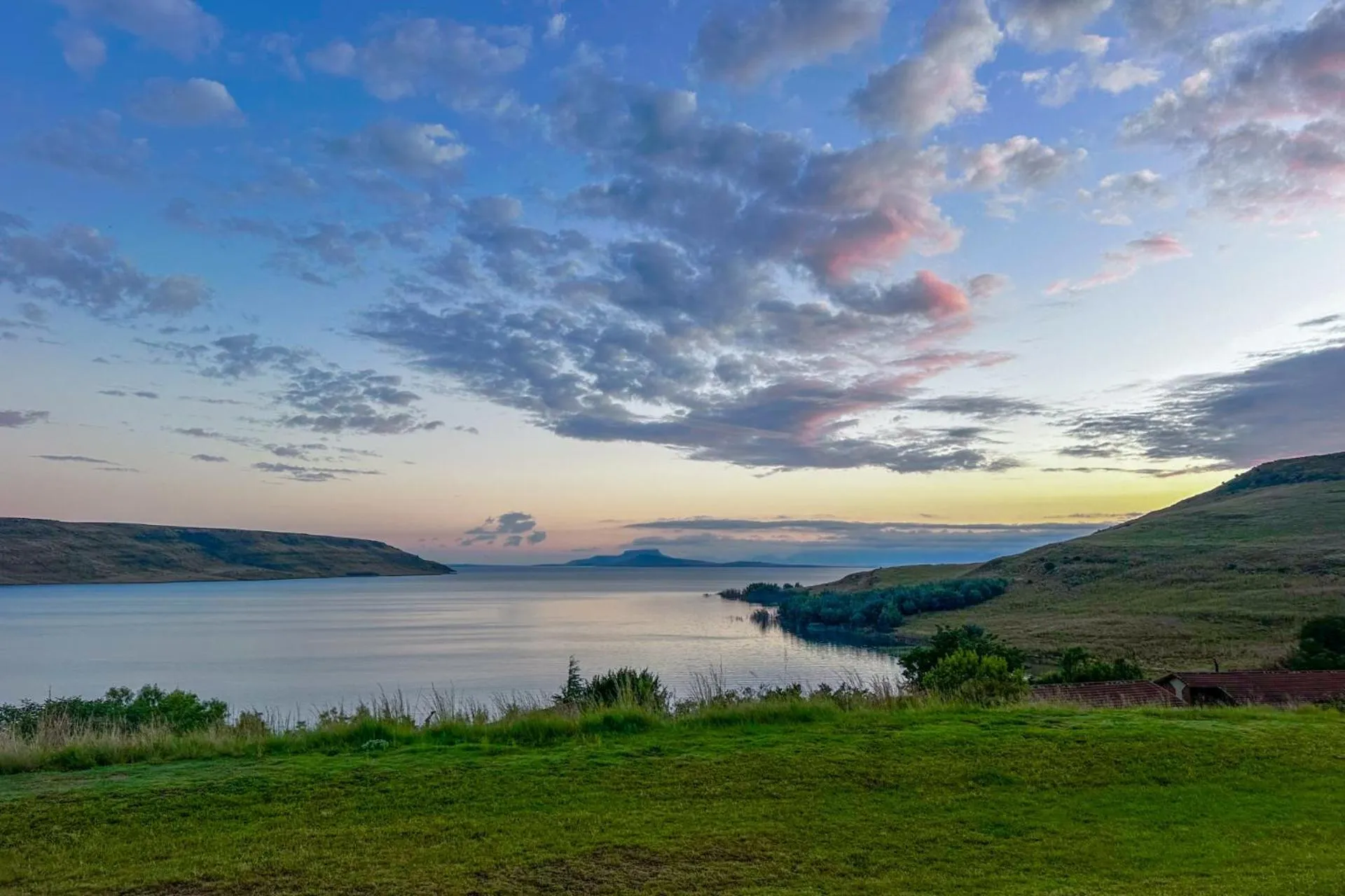 Property building in First Group Qwantani