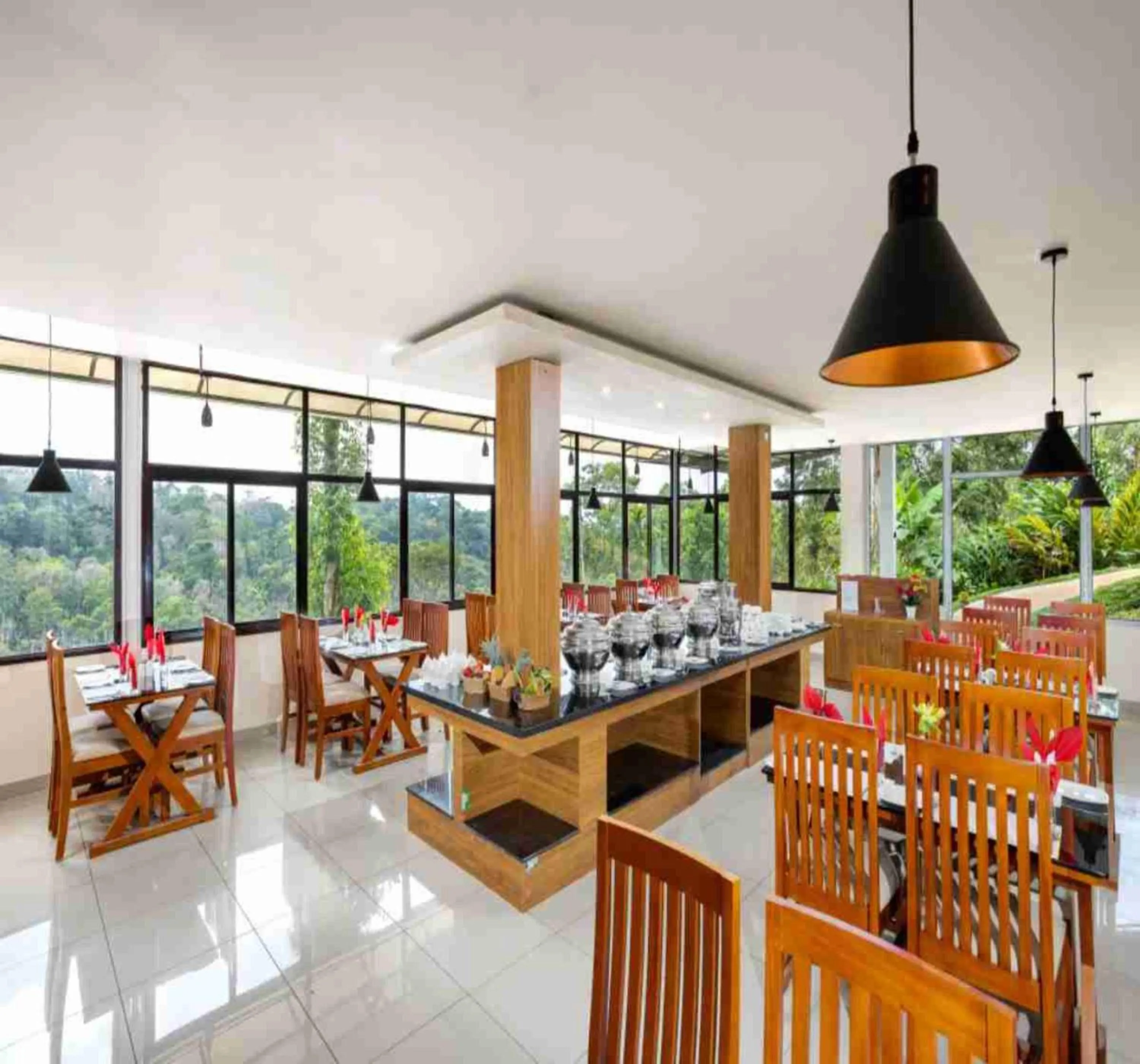Restaurant/places to eat in Le Serene Munnar Luxury Resorts & Spa