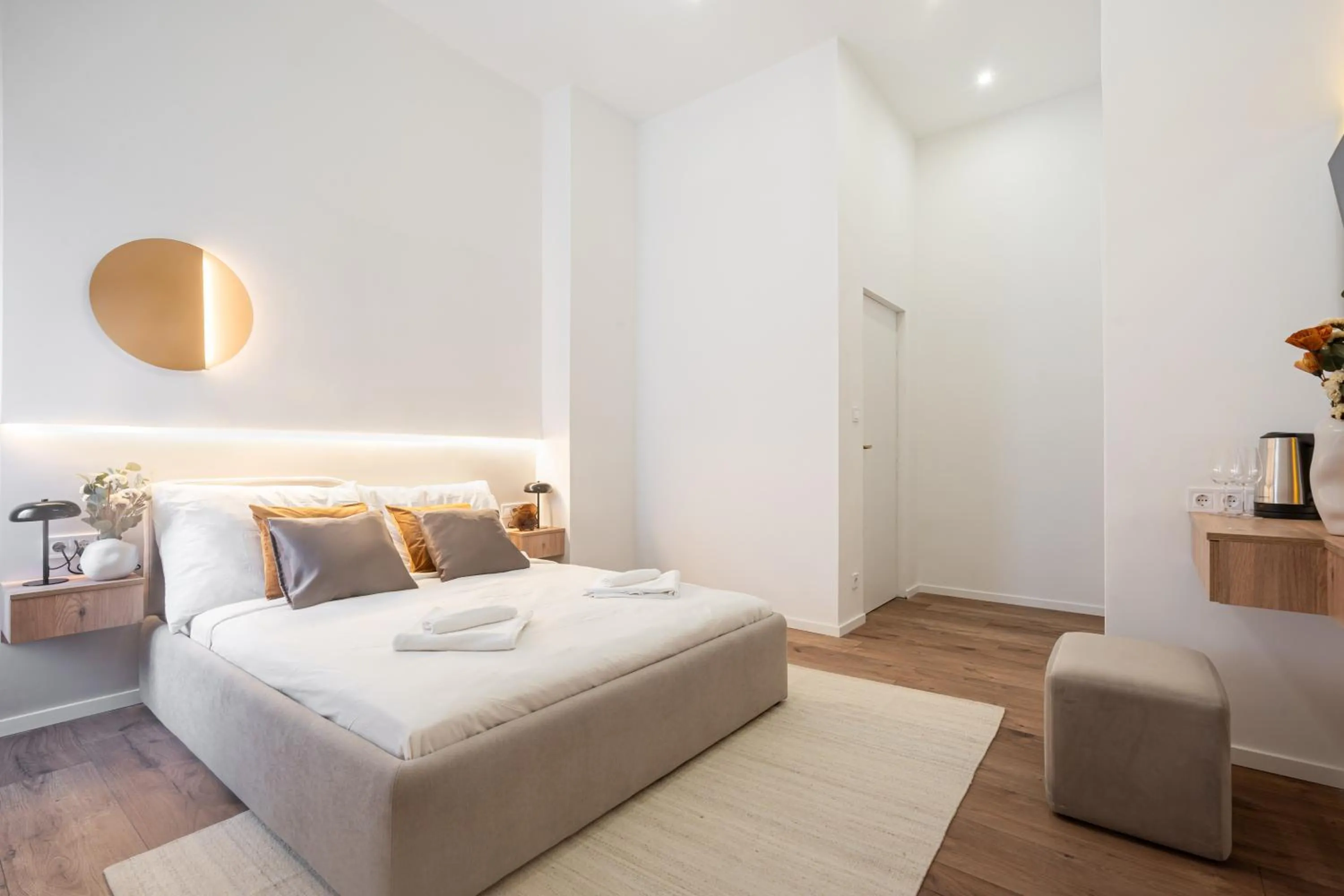 Deluxe Apartment in You Boutique Suites, Best Location by BQA
