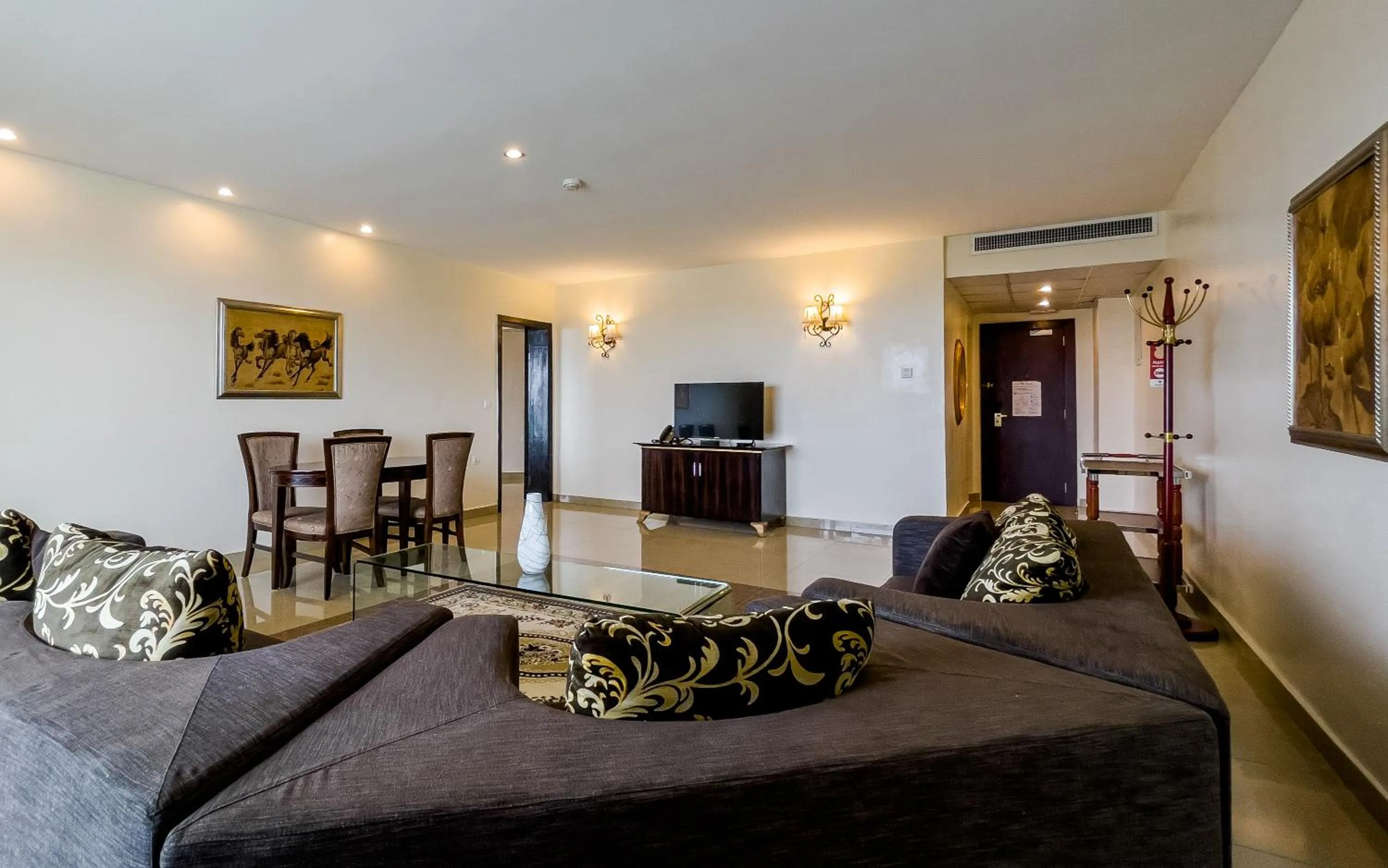 TV and multimedia in Black Diamond Hotel