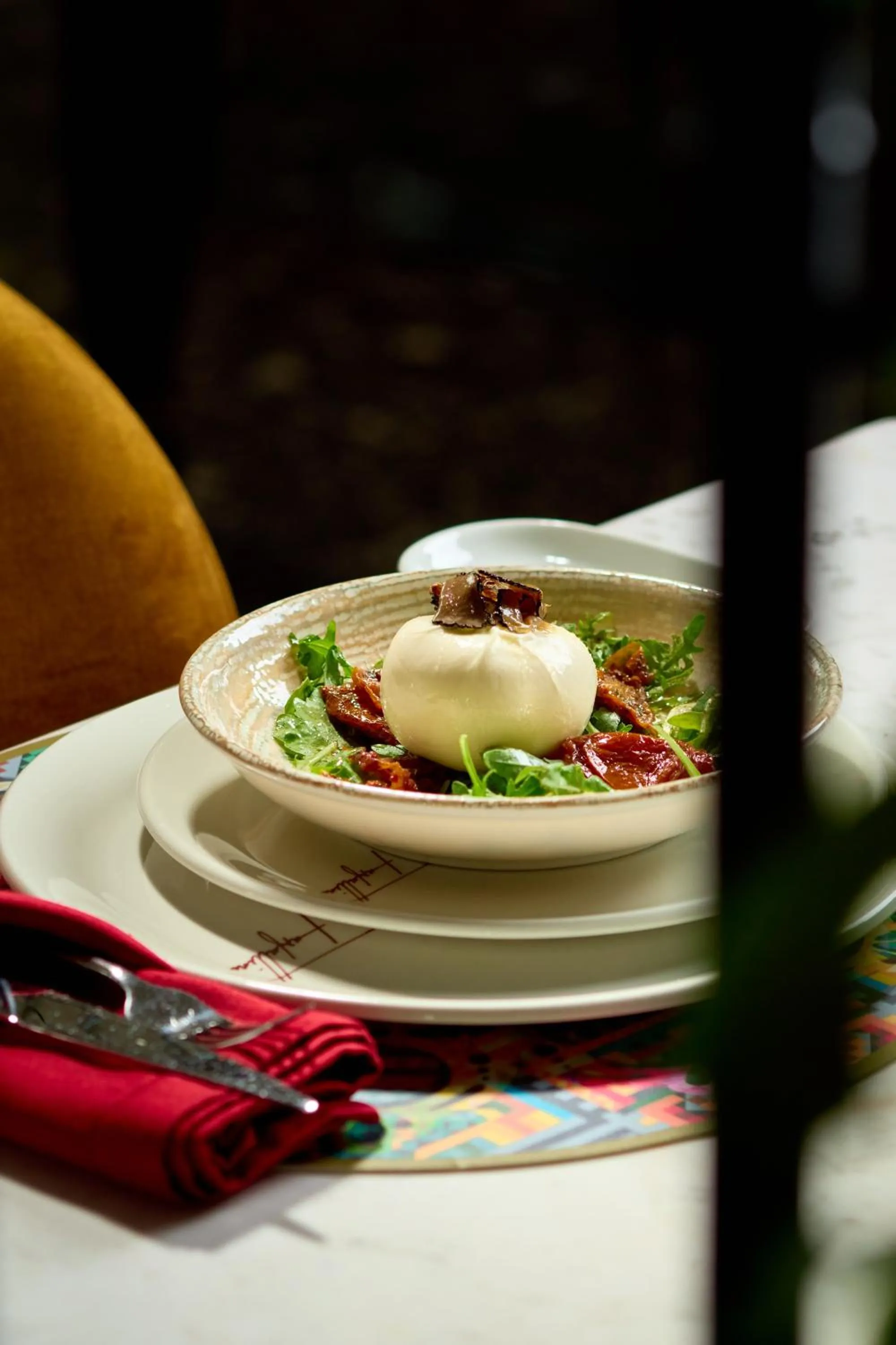 Restaurant/places to eat in Black Diamond Hotel