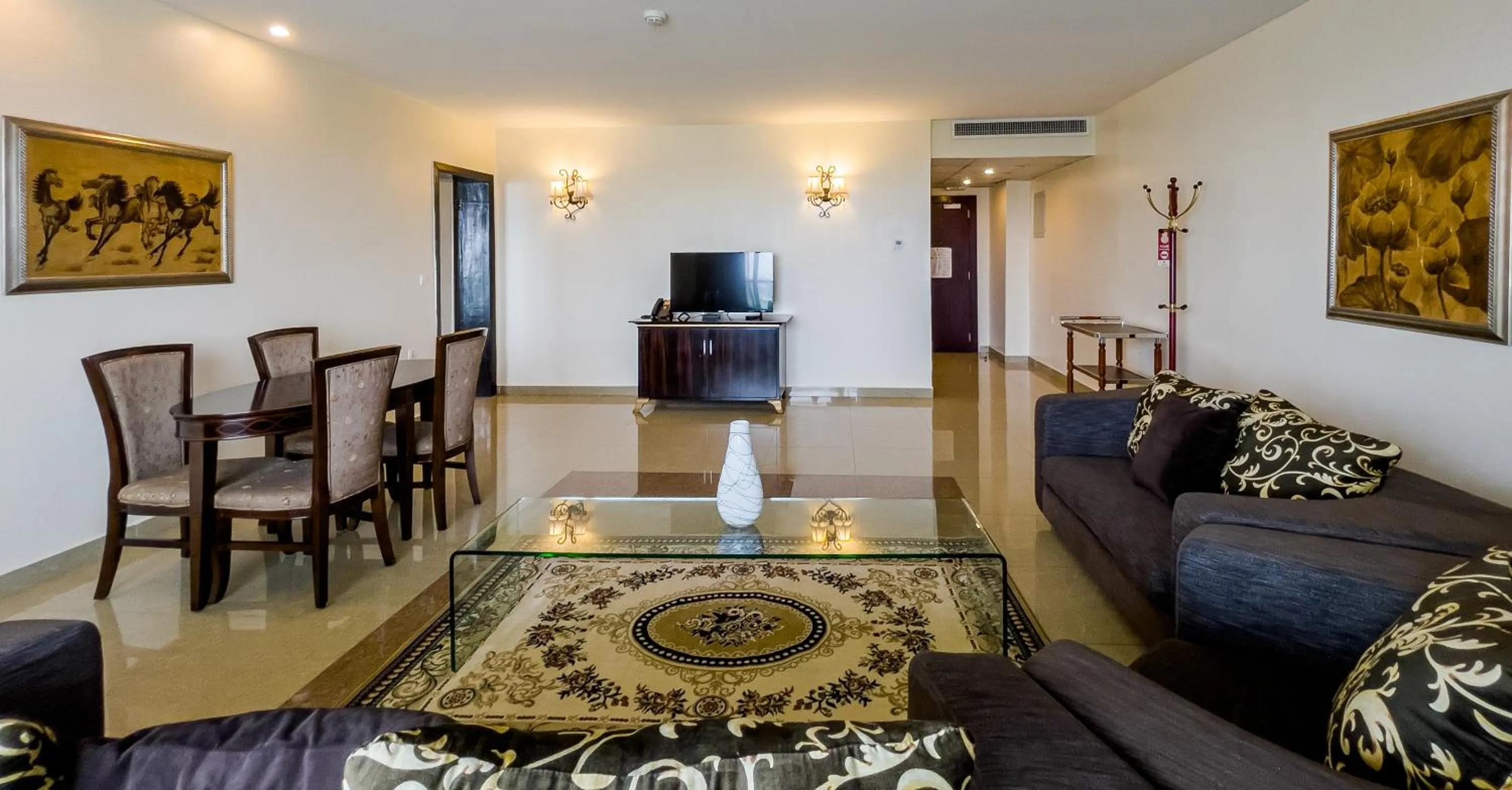 Living room in Black Diamond Hotel