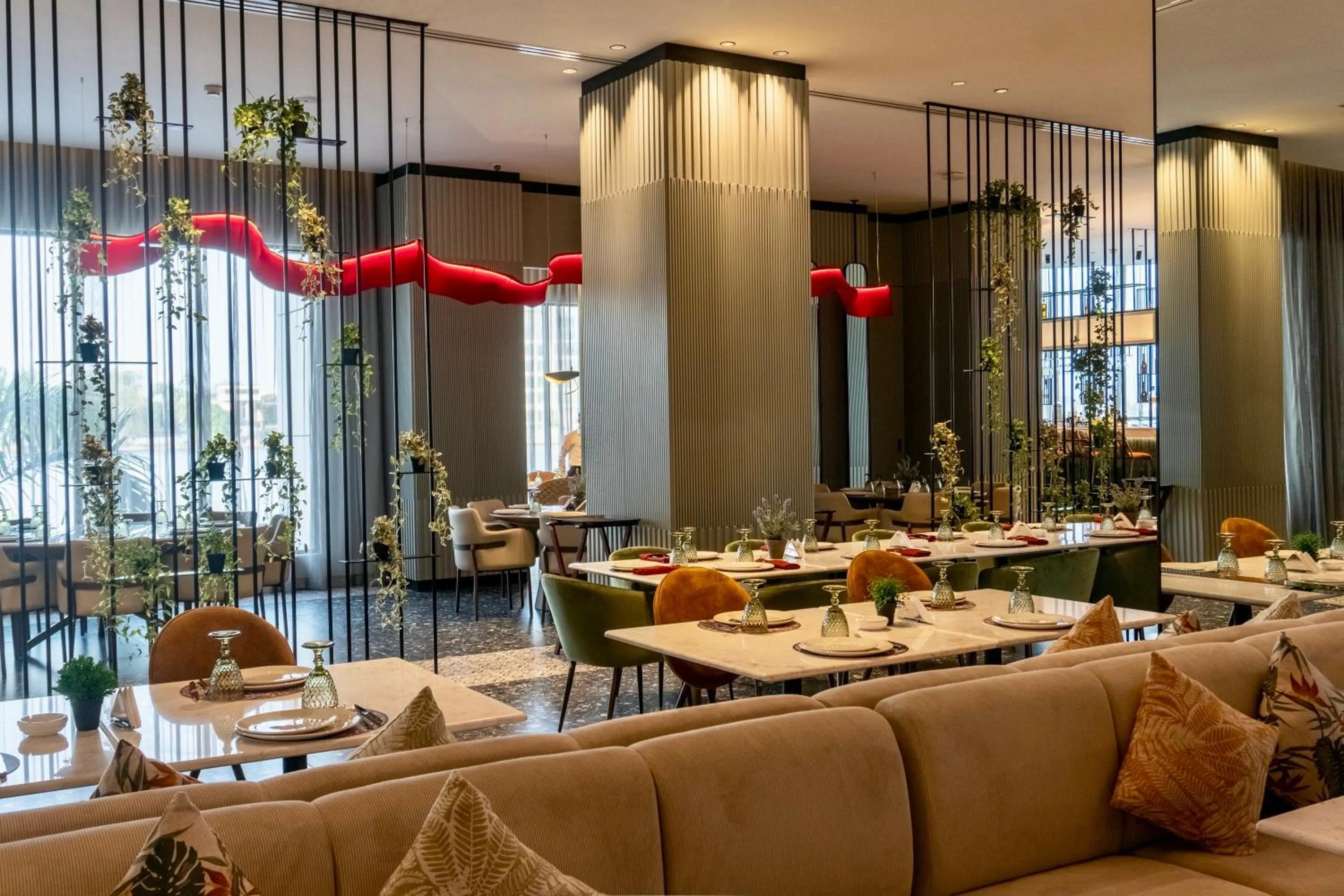 Restaurant/places to eat in Black Diamond Hotel