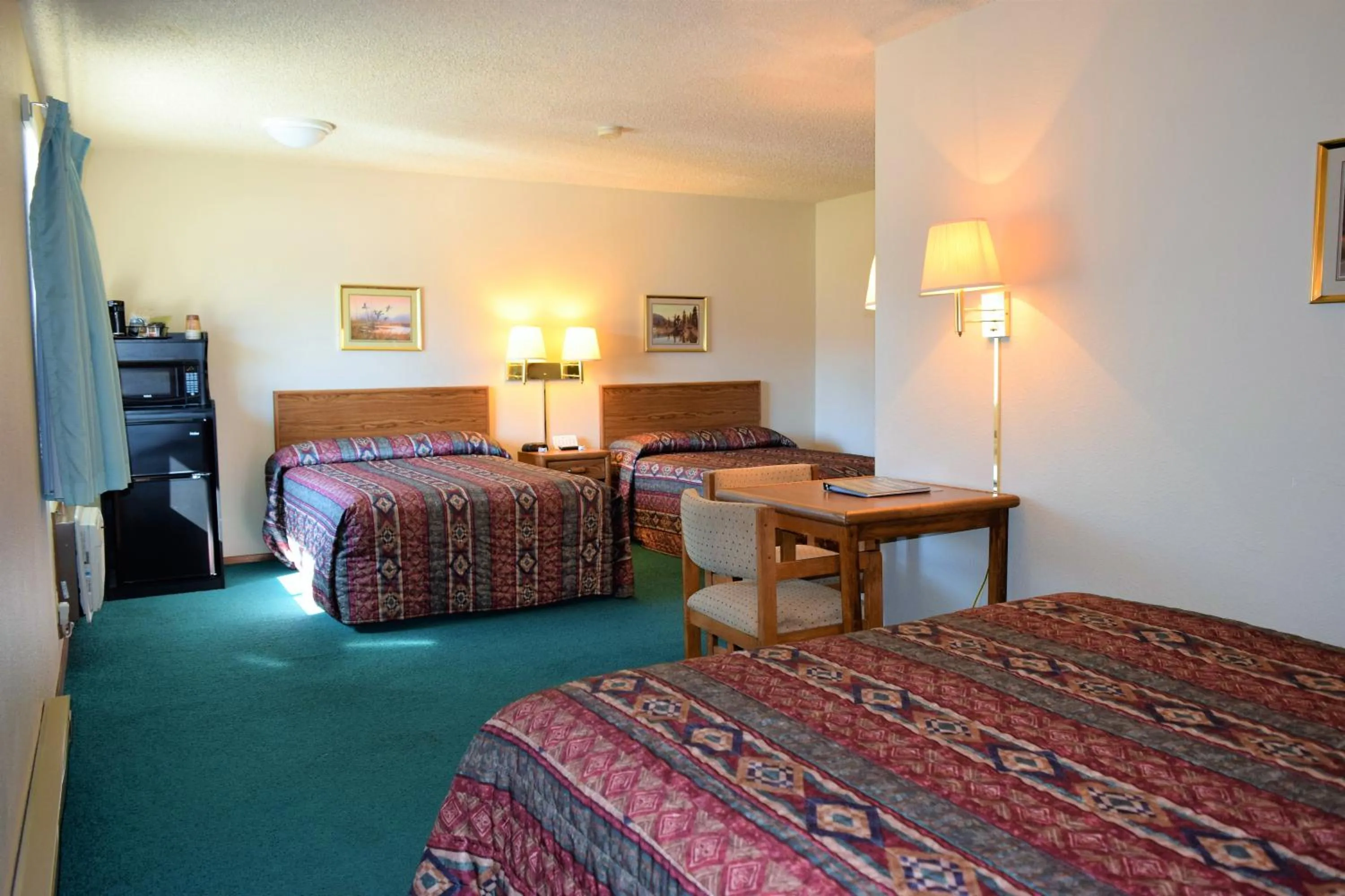 Bed in Country Inn Libby