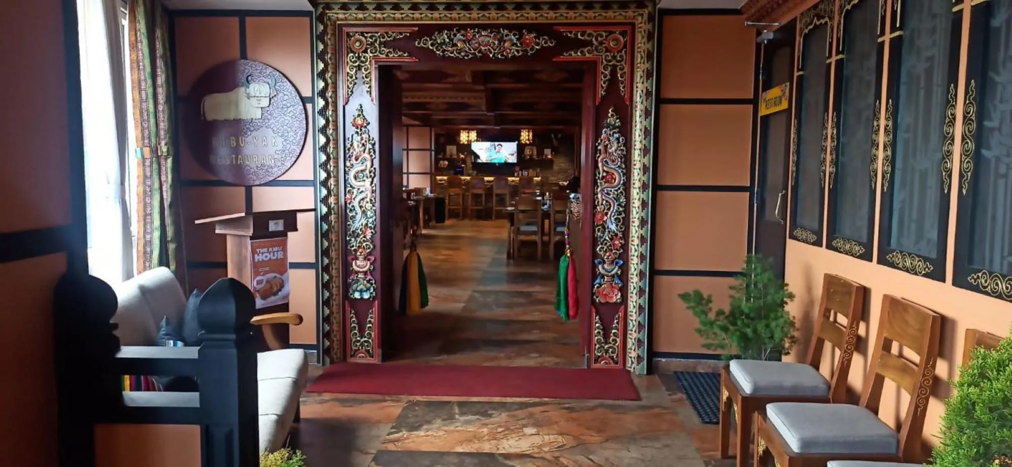 Restaurant/places to eat in Gakhil Boutique Hotel