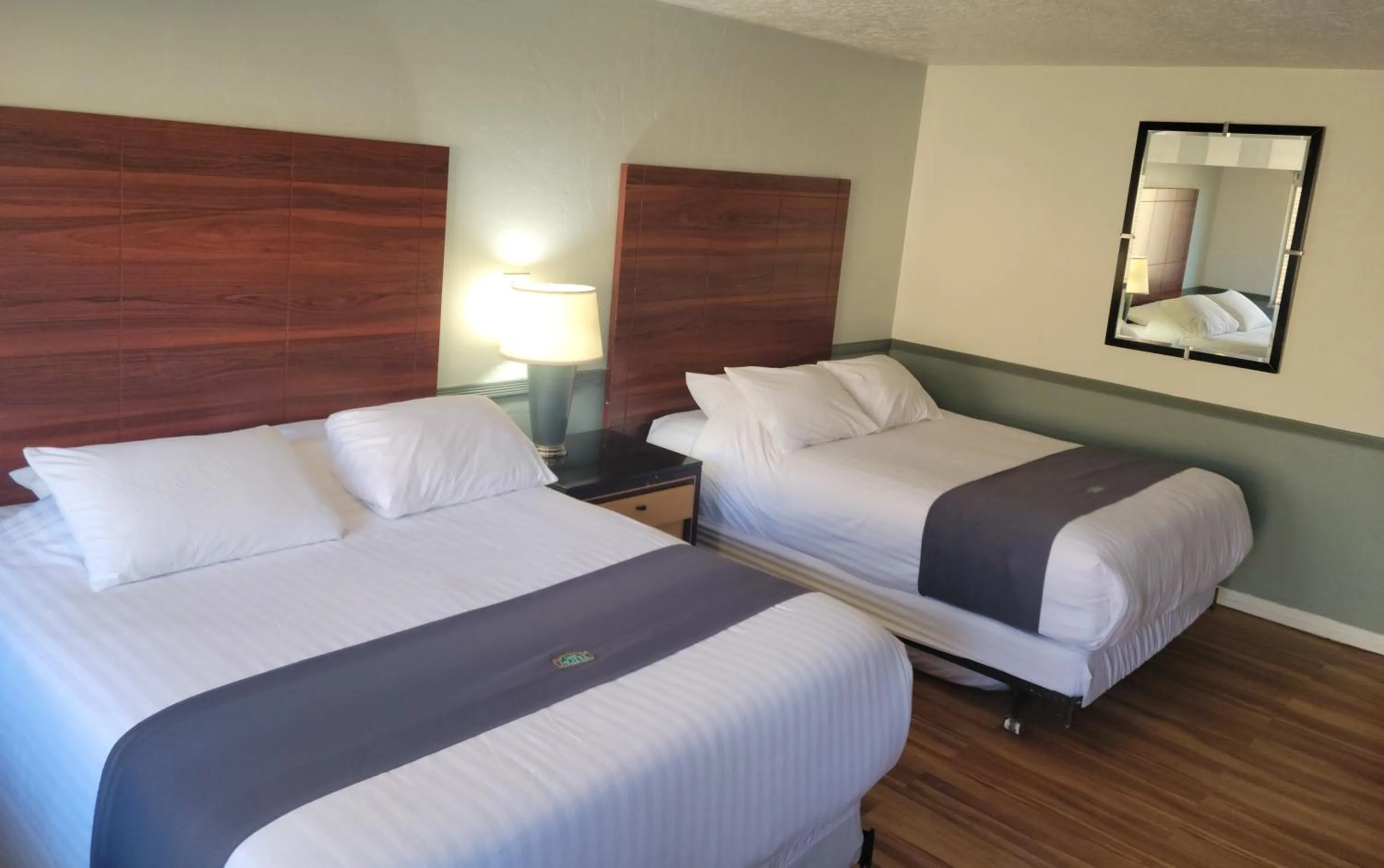 pet friendly, Bed in Sage Motel