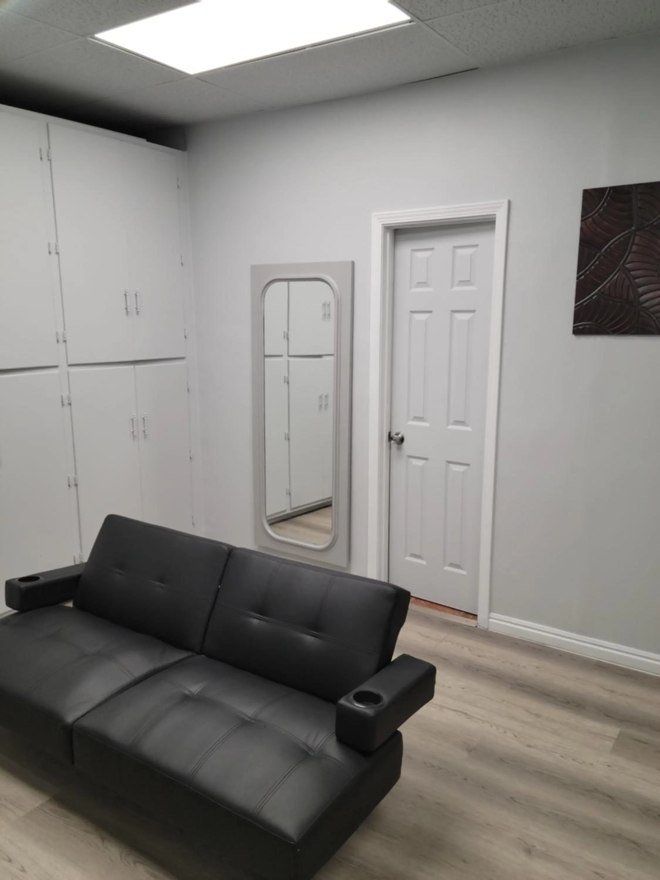 Living room in Sage Motel