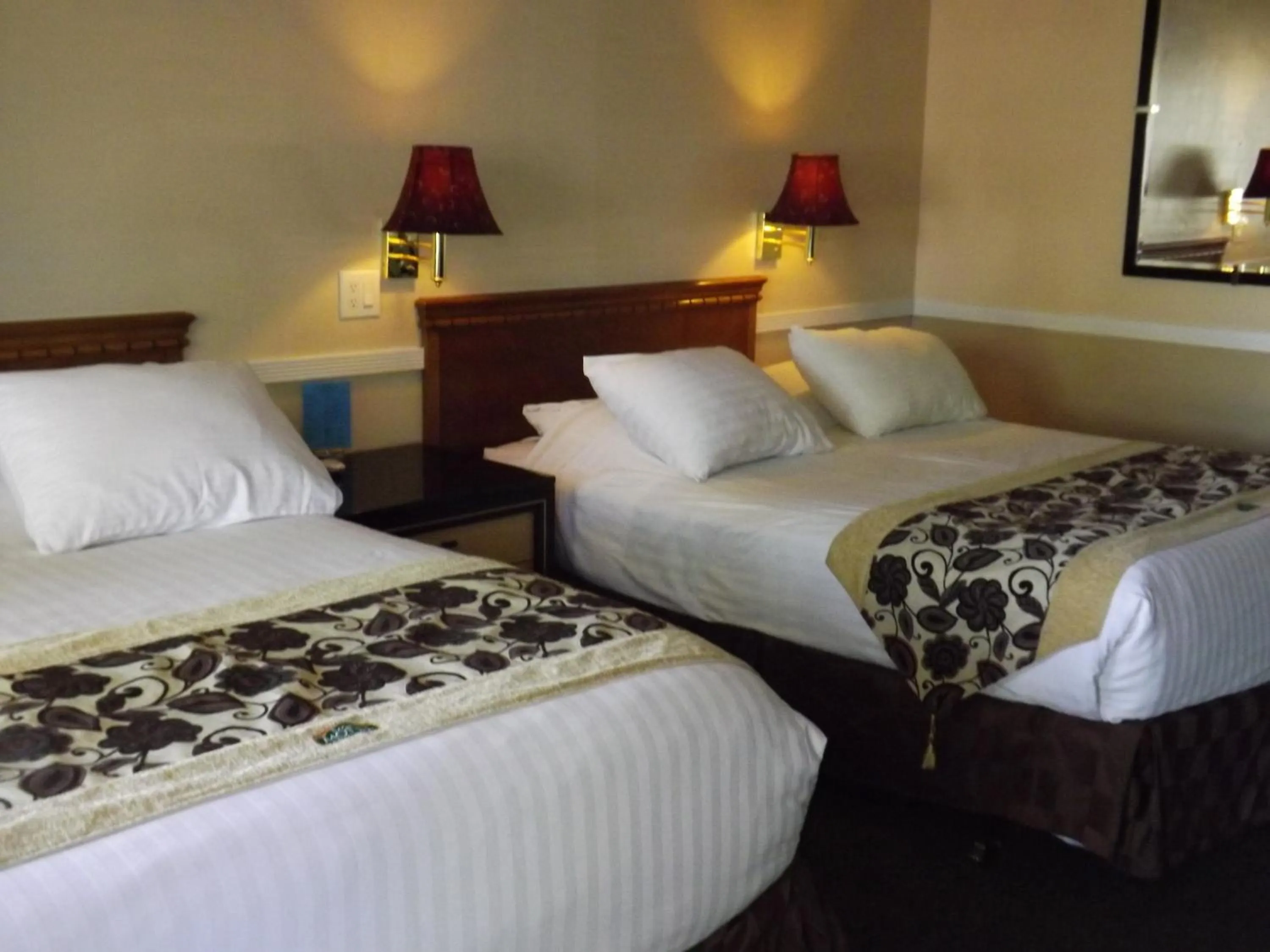 Bedroom, Bed in Sage Motel