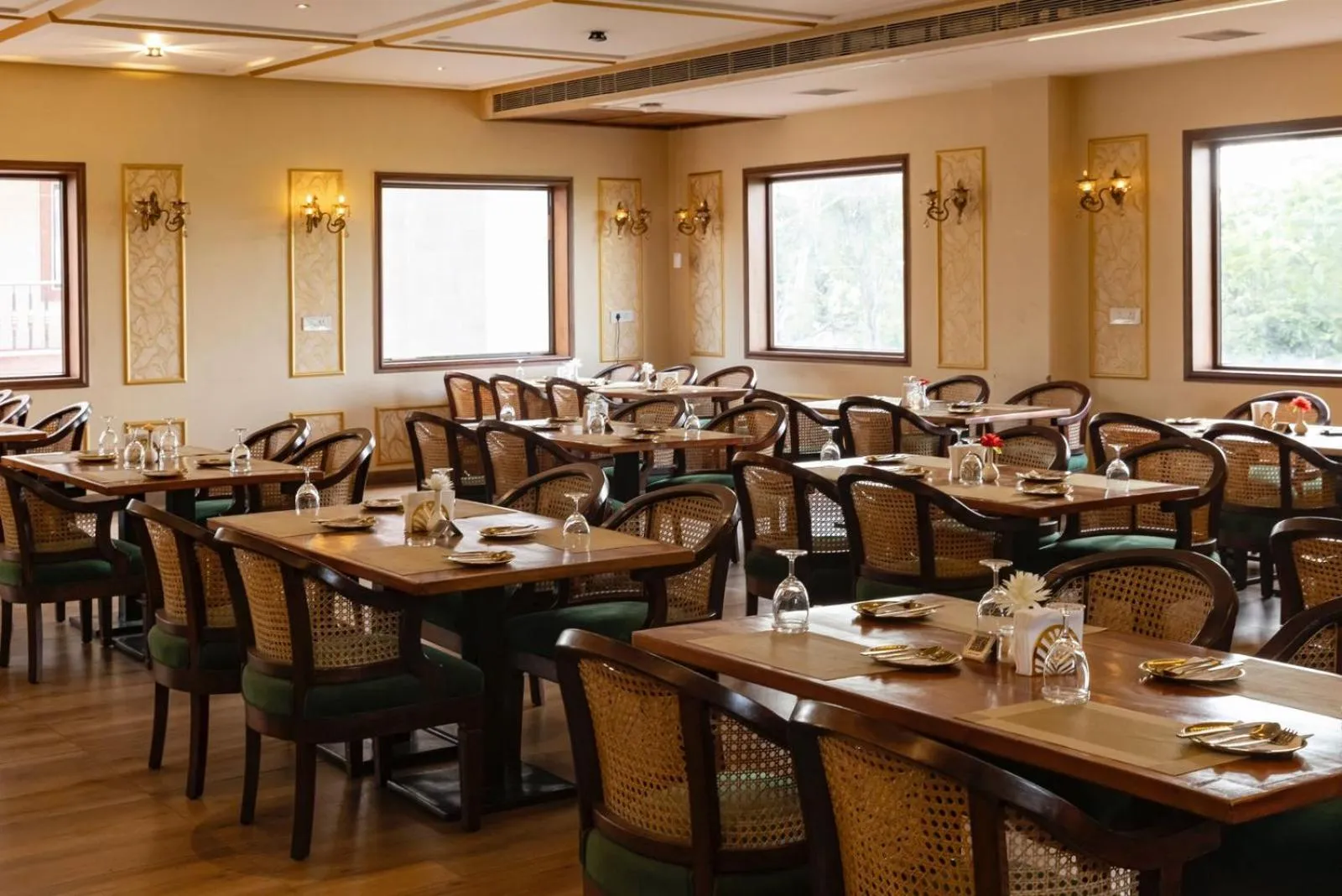 Restaurant/places to eat in THE FORT