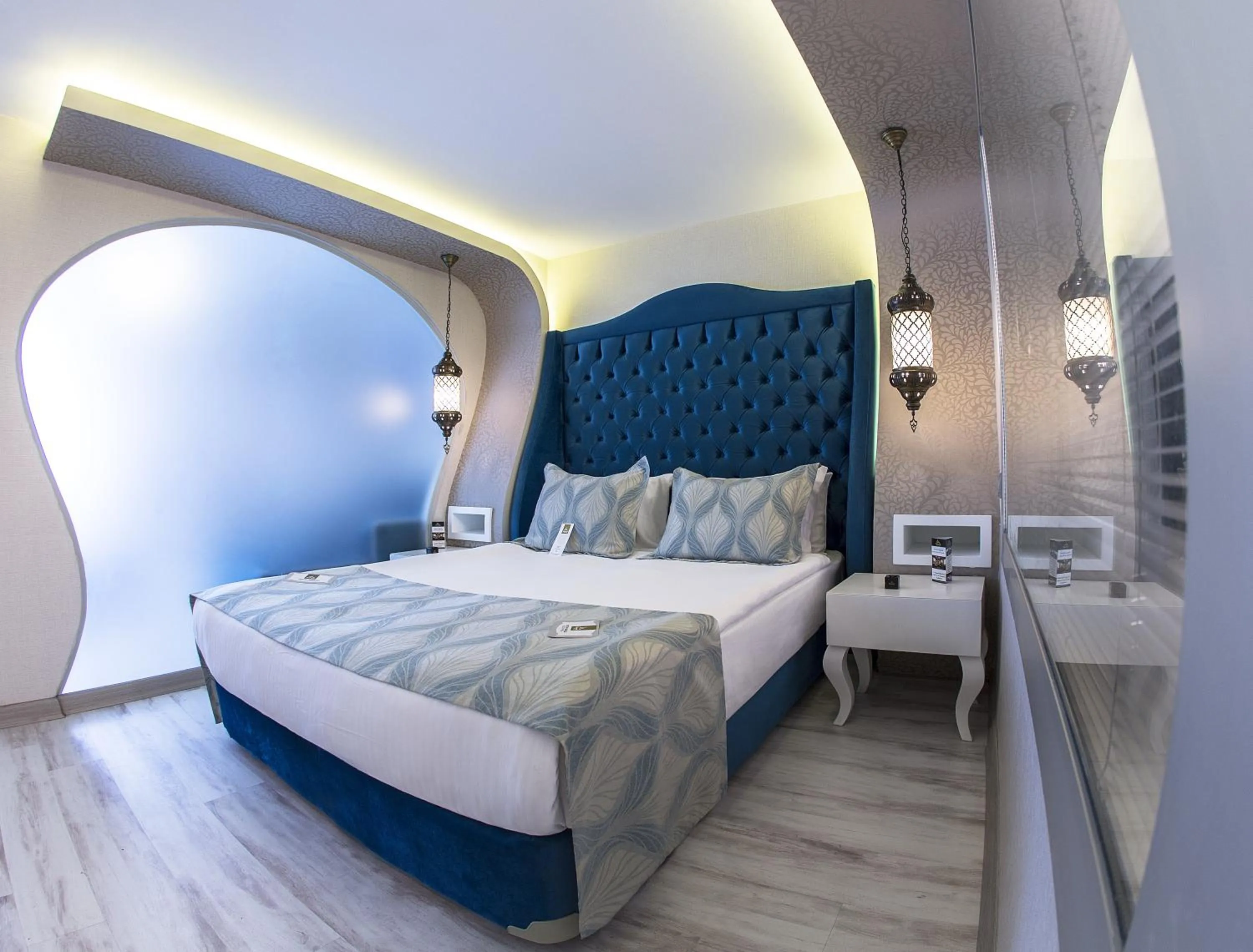 Bedroom, Bed in Demonti Hotel