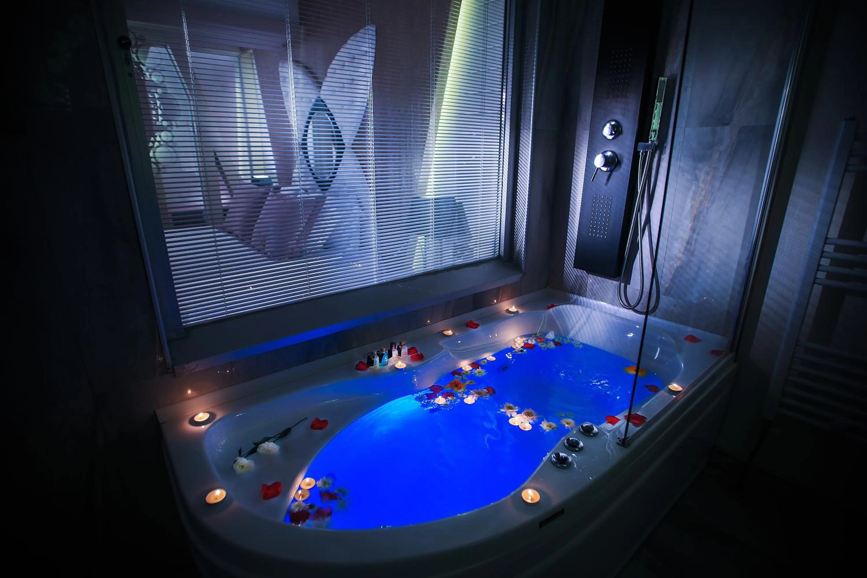 Bathroom in Demonti Hotel