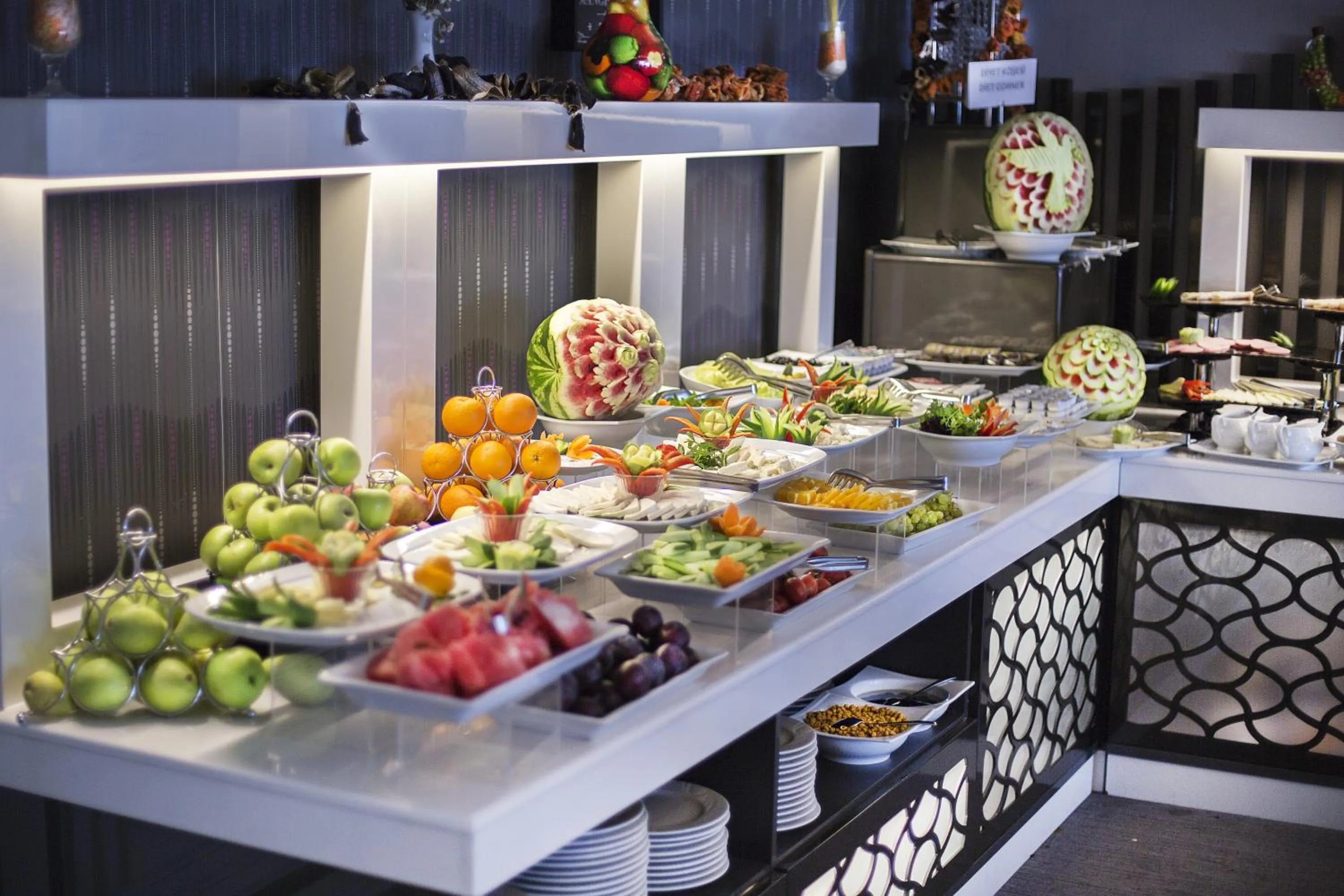 Buffet breakfast in Demonti Hotel