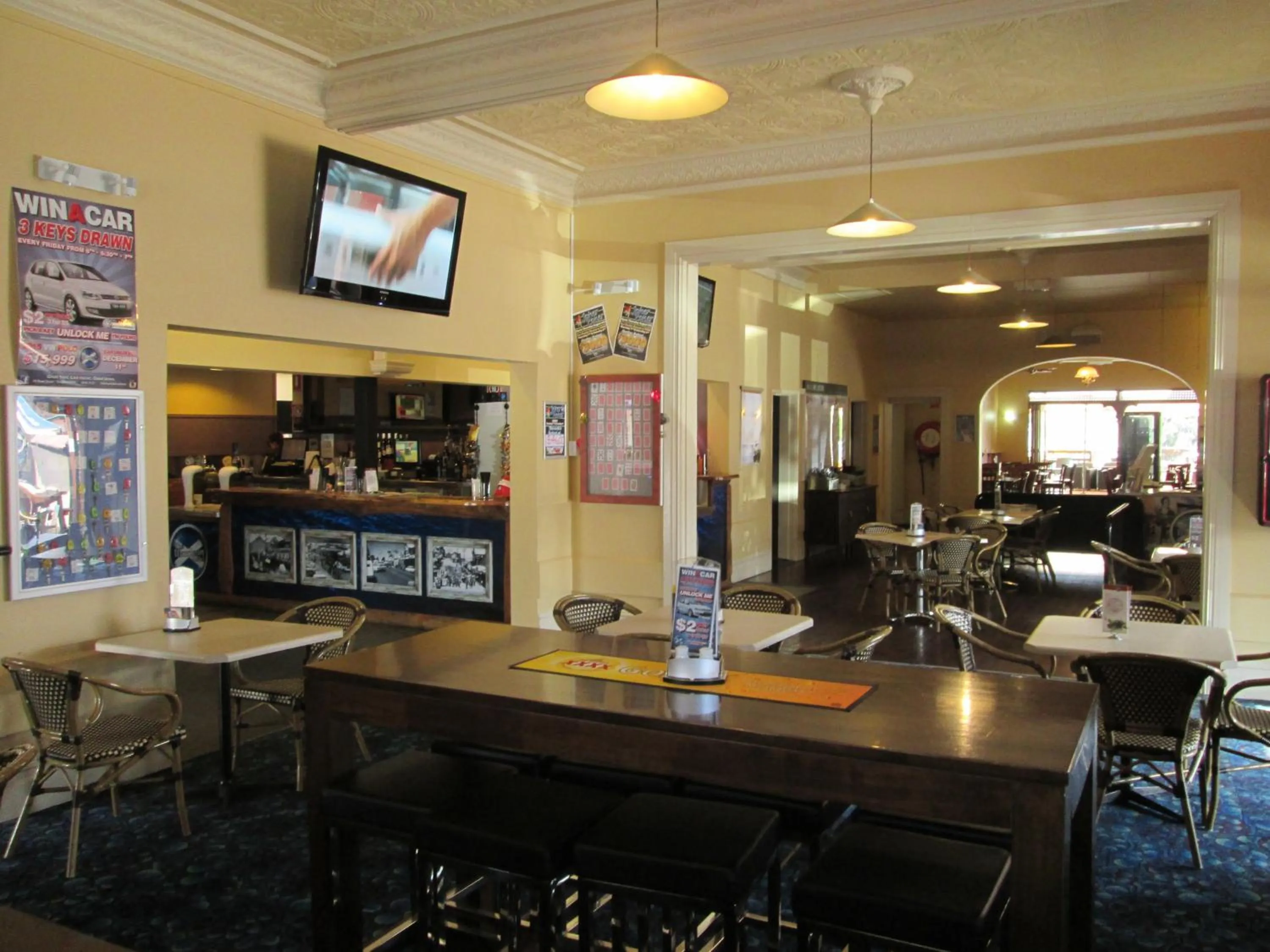 Lounge or bar in Maclean Hotel