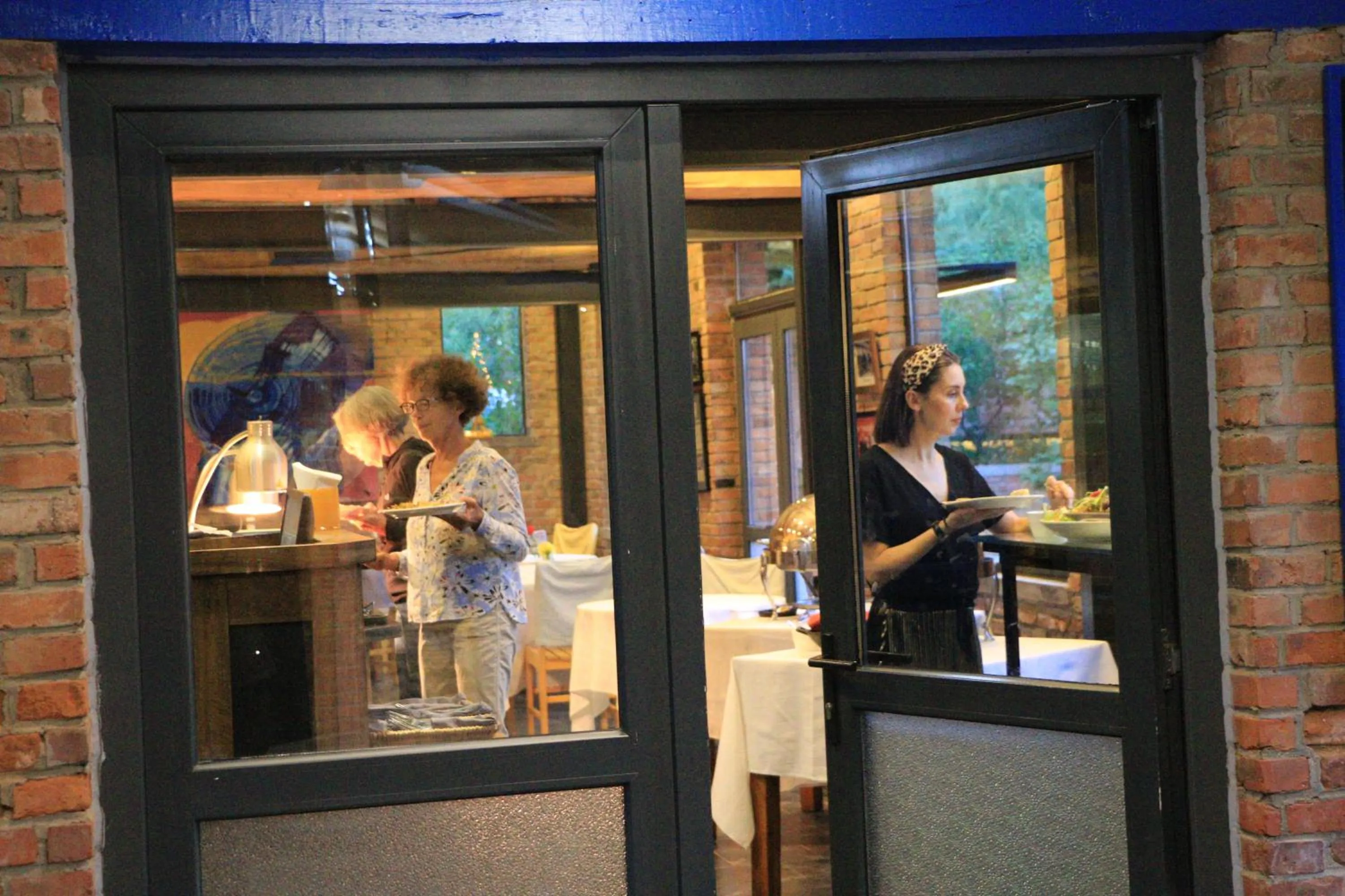 Restaurant/places to eat in Brickyard Retreat at Mutianyu Great Wall Adjoin to Mutianyu Great Wall - Room with the View of Great Wall - Jacuzzi with the View of Great Wall - Vehicle Shuttle Service - International Catering - SPA& Nail Beauty Facilities