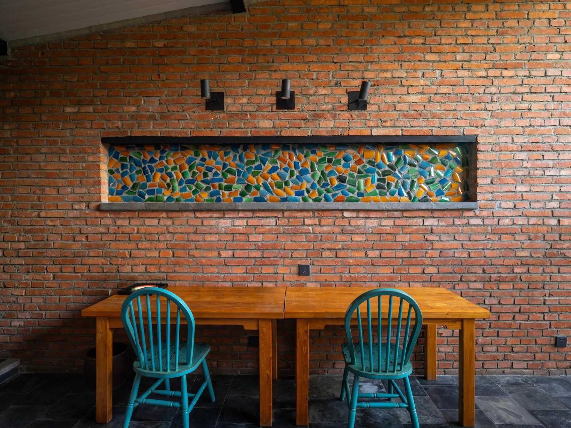 Dining area in Brickyard Retreat at Mutianyu Great Wall Adjoin to Mutianyu Great Wall - Room with the View of Great Wall - Jacuzzi with the View of Great Wall - Vehicle Shuttle Service - International Catering - SPA& Nail Beauty Facilities