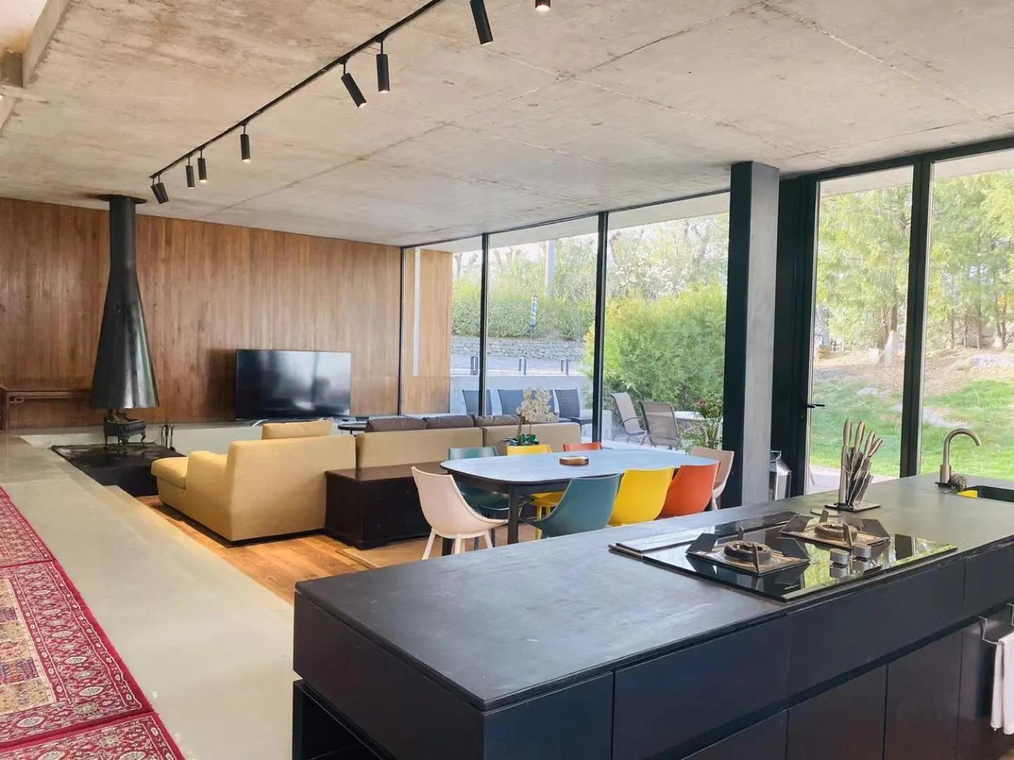 Kitchen or kitchenette in Brickyard Retreat at Mutianyu Great Wall Adjoin to Mutianyu Great Wall - Room with the View of Great Wall - Jacuzzi with the View of Great Wall - Vehicle Shuttle Service - International Catering - SPA& Nail Beauty Facilities