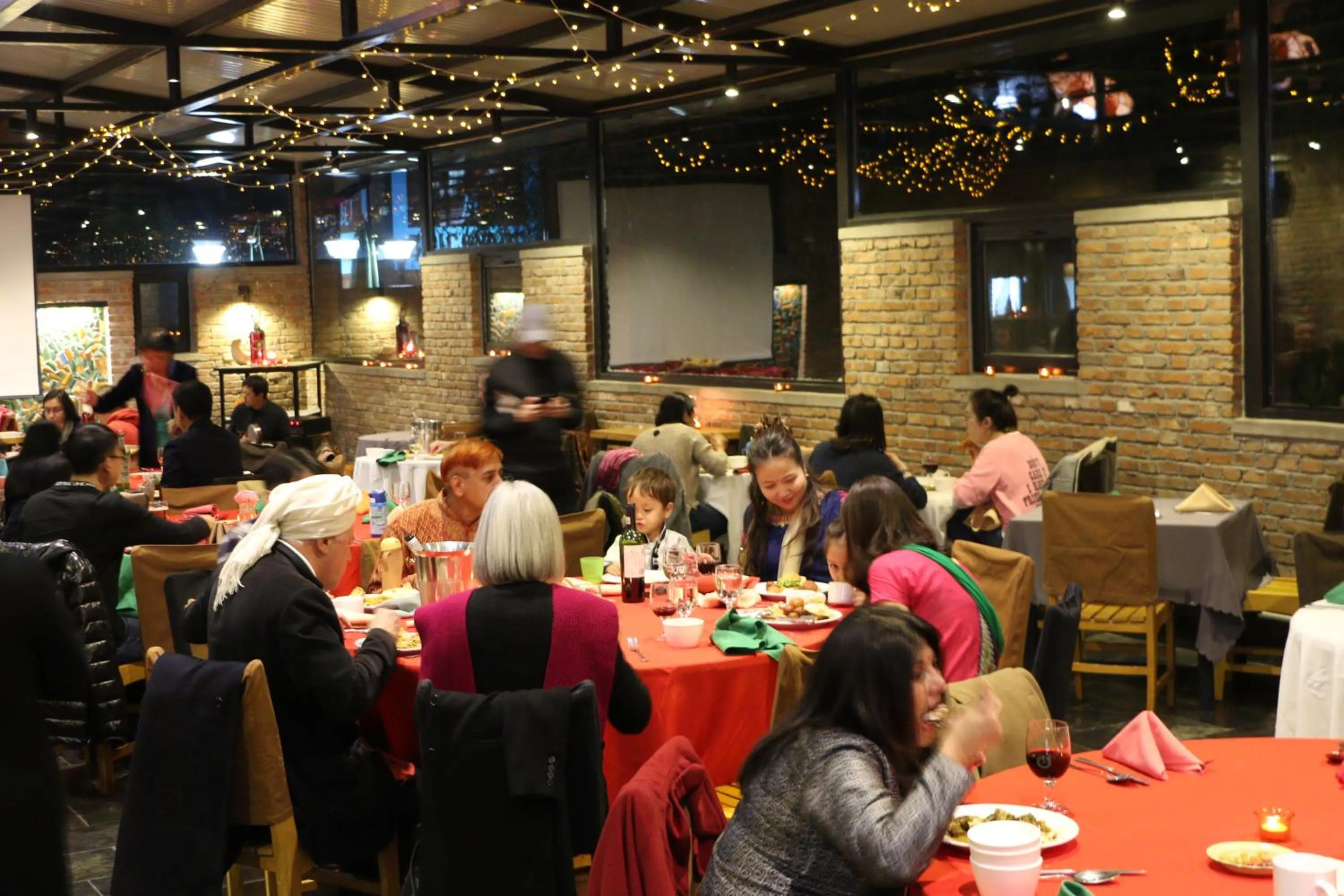 Restaurant/places to eat in Brickyard Retreat at Mutianyu Great Wall Adjoin to Mutianyu Great Wall - Room with the View of Great Wall - Jacuzzi with the View of Great Wall - Vehicle Shuttle Service - International Catering - SPA& Nail Beauty Facilities