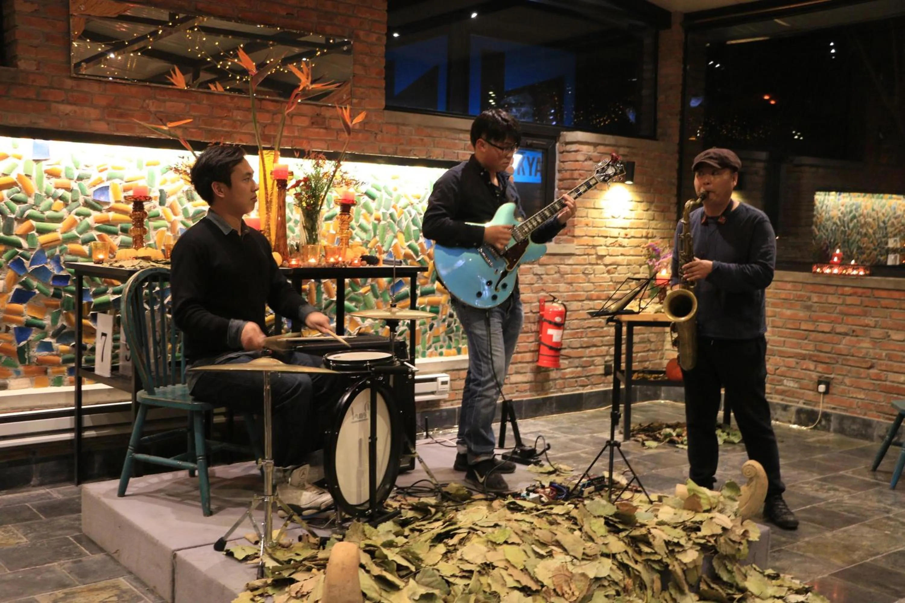 Restaurant/places to eat in Brickyard Retreat at Mutianyu Great Wall Adjoin to Mutianyu Great Wall - Room with the View of Great Wall - Jacuzzi with the View of Great Wall - Vehicle Shuttle Service - International Catering - SPA& Nail Beauty Facilities