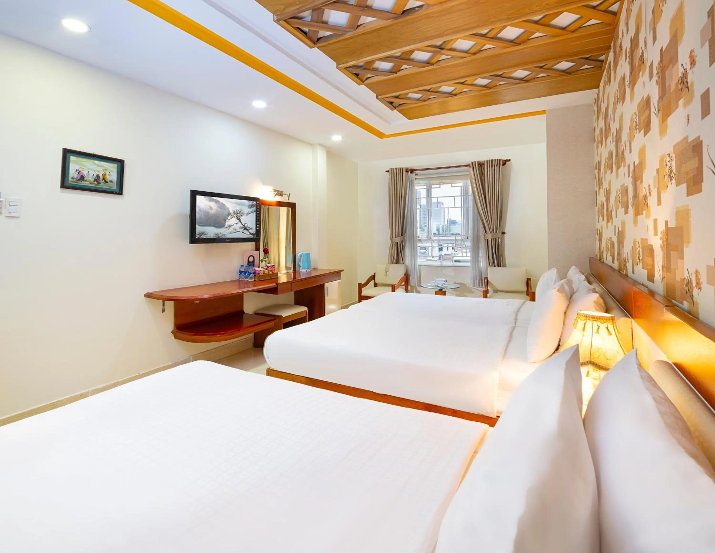 Photo of the whole room, Bed in Boss Palace Hotel